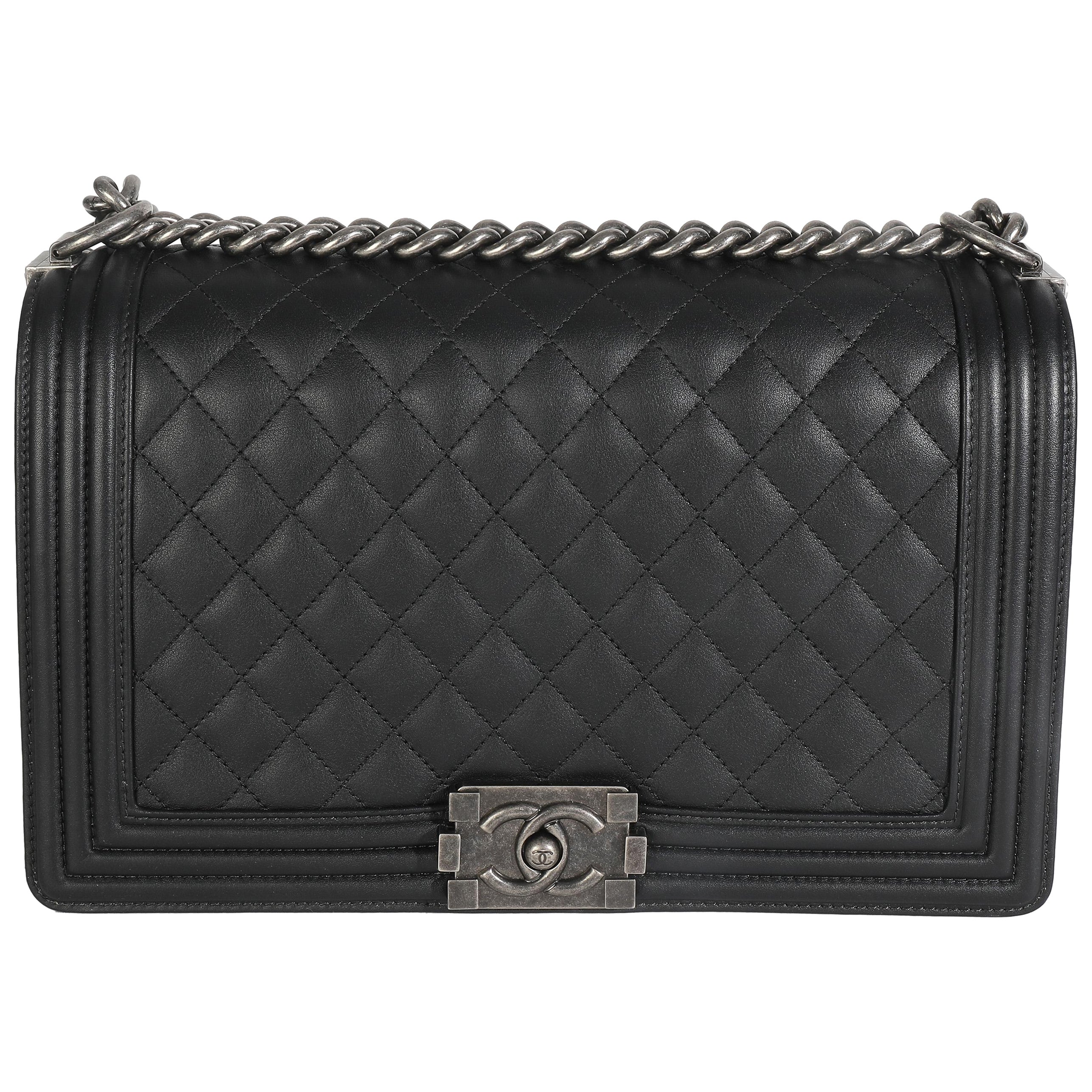 Chanel Grigio Scuro Trapuntato in Pelle d'Agnello &New Borsa Media Ragazzo