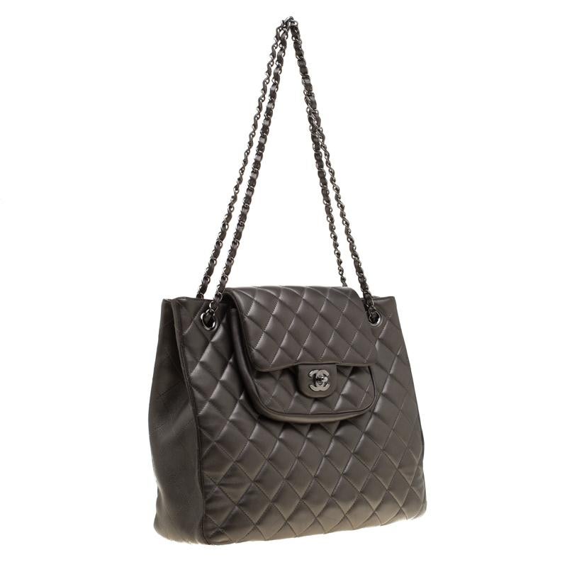 Chanel Dark Grey Quilted Leather Front Flap Pocket Tote In Good Condition In Dubai, Al Qouz 2
