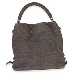 Borsa Hobo Chanel grigia scura, trapuntata, effetto Caviar opaco, con manico a forma di “Boy”
