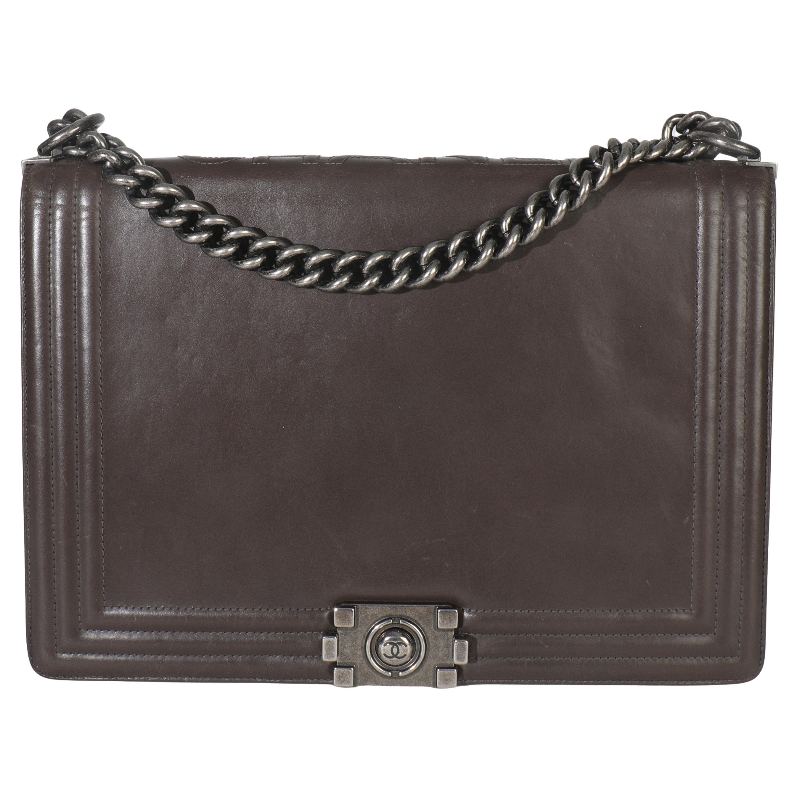 Chanel Dunkelgrau Glattes Kalbsleder XL Reverso Boy Bag im Angebot