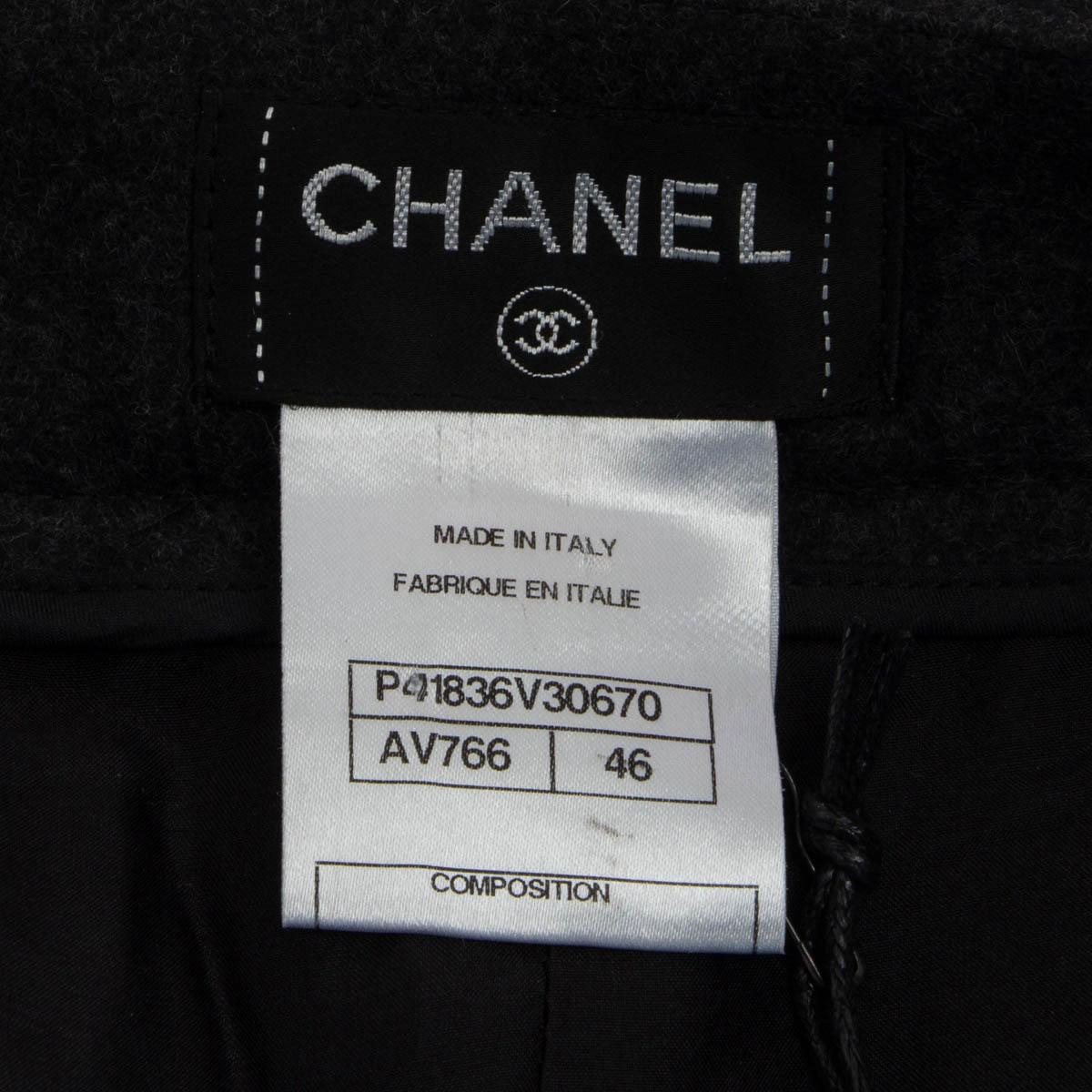 CHANEL dark grey wool & angora SIDE BUTTON Skirt 46 XL For Sale 2
