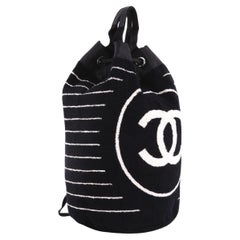 Chanel - Grand sac fourre-tout de plage vintage à cordon coulissant avec logo CC et rayures bleu marine foncé