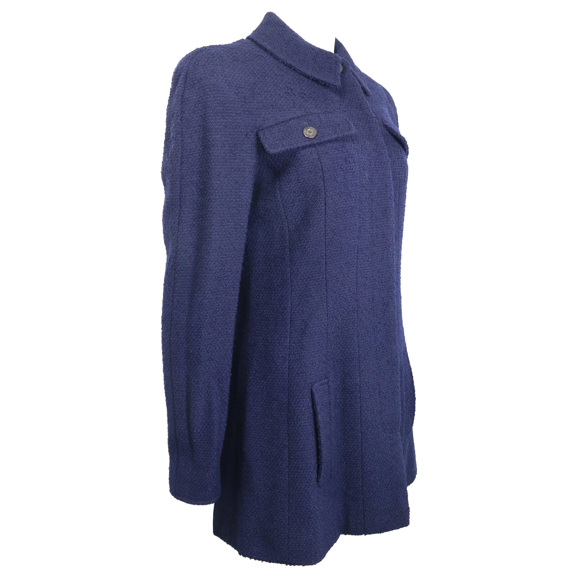 Giacca in lana Chanel in bouclé blu scuro in vendita