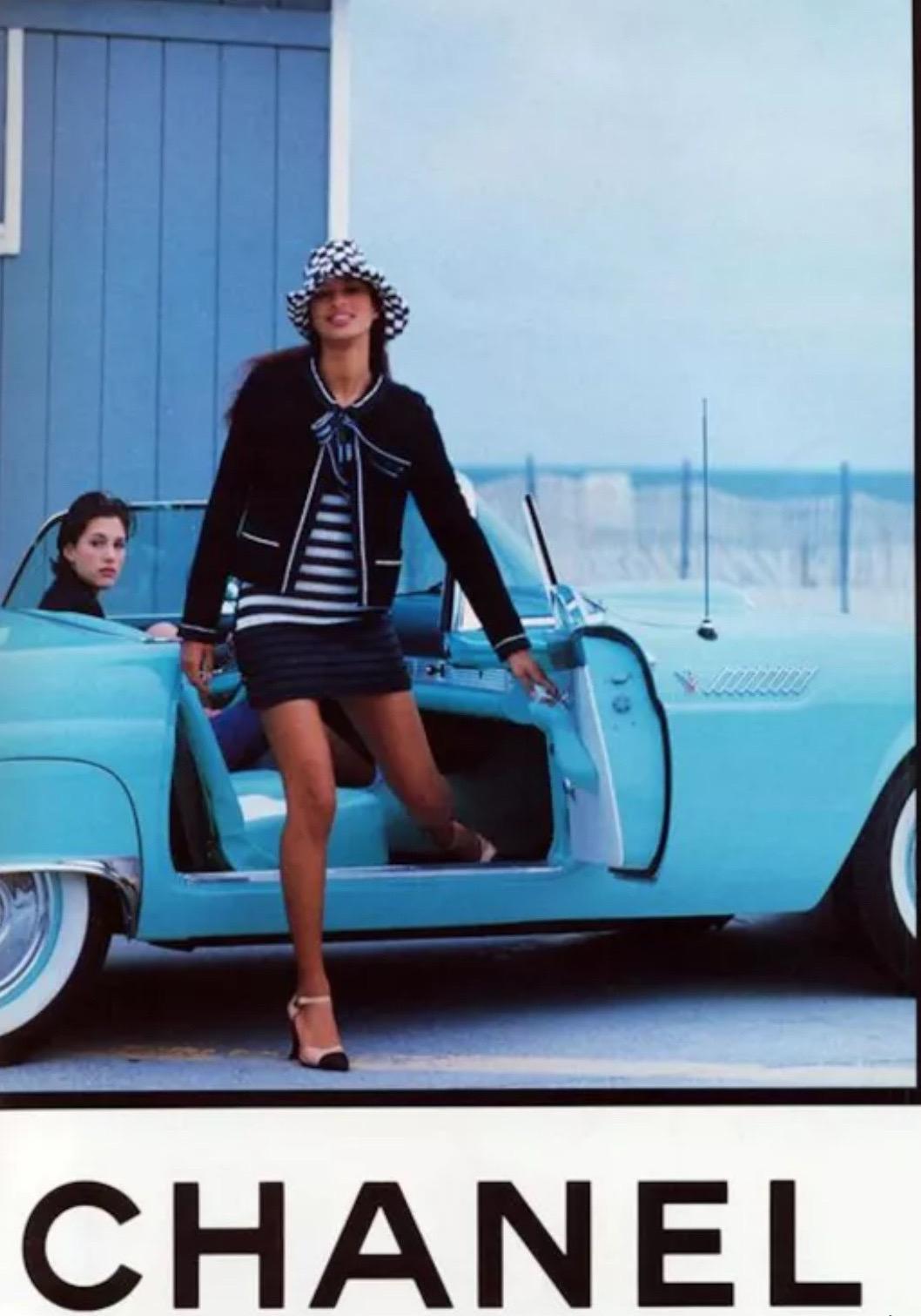 Chanel - Veste en laine bouclée marine foncée en vente 6