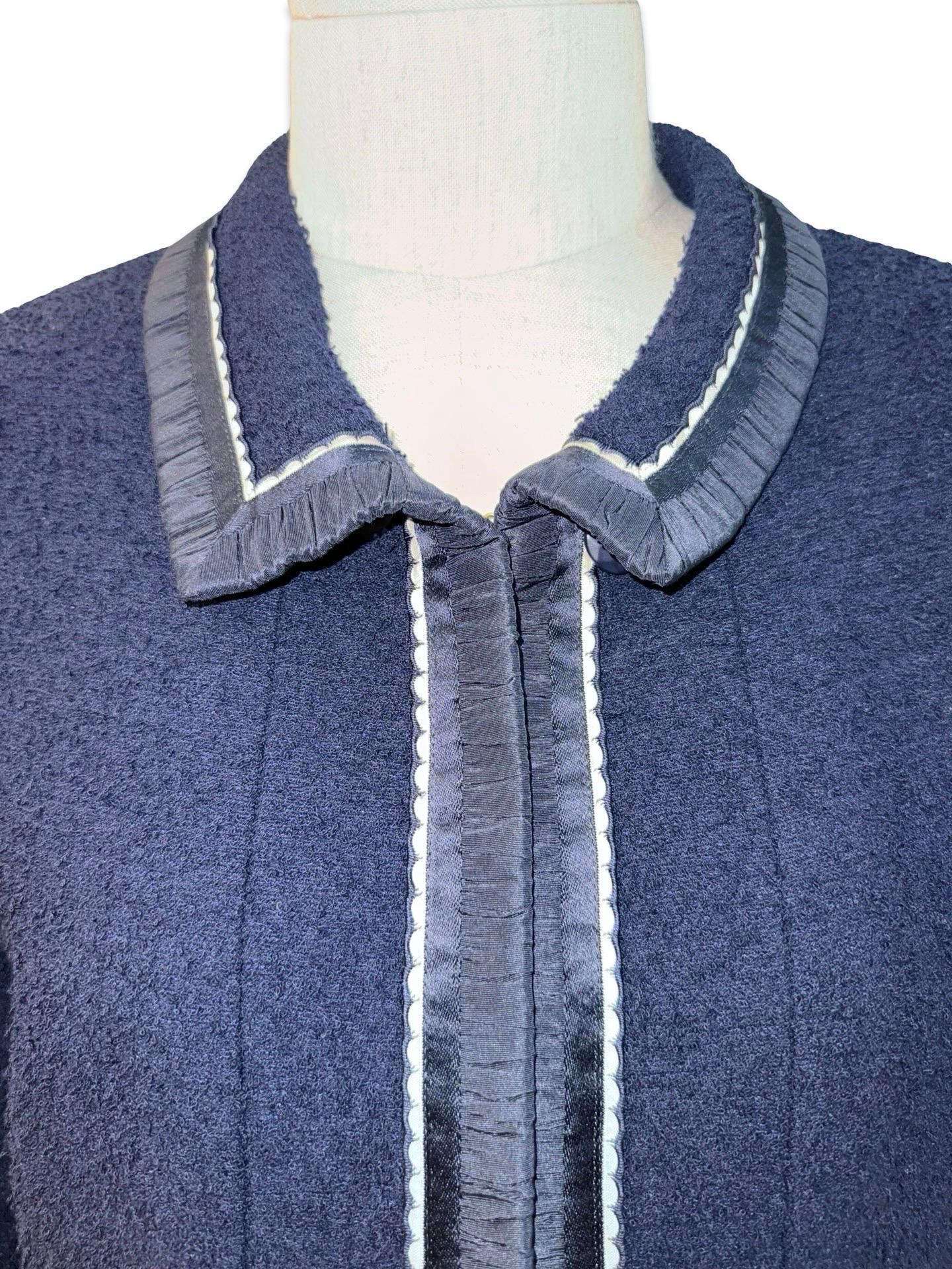 Chanel - Veste en laine bouclée marine foncée Bon état - En vente à Sheung Wan, HK