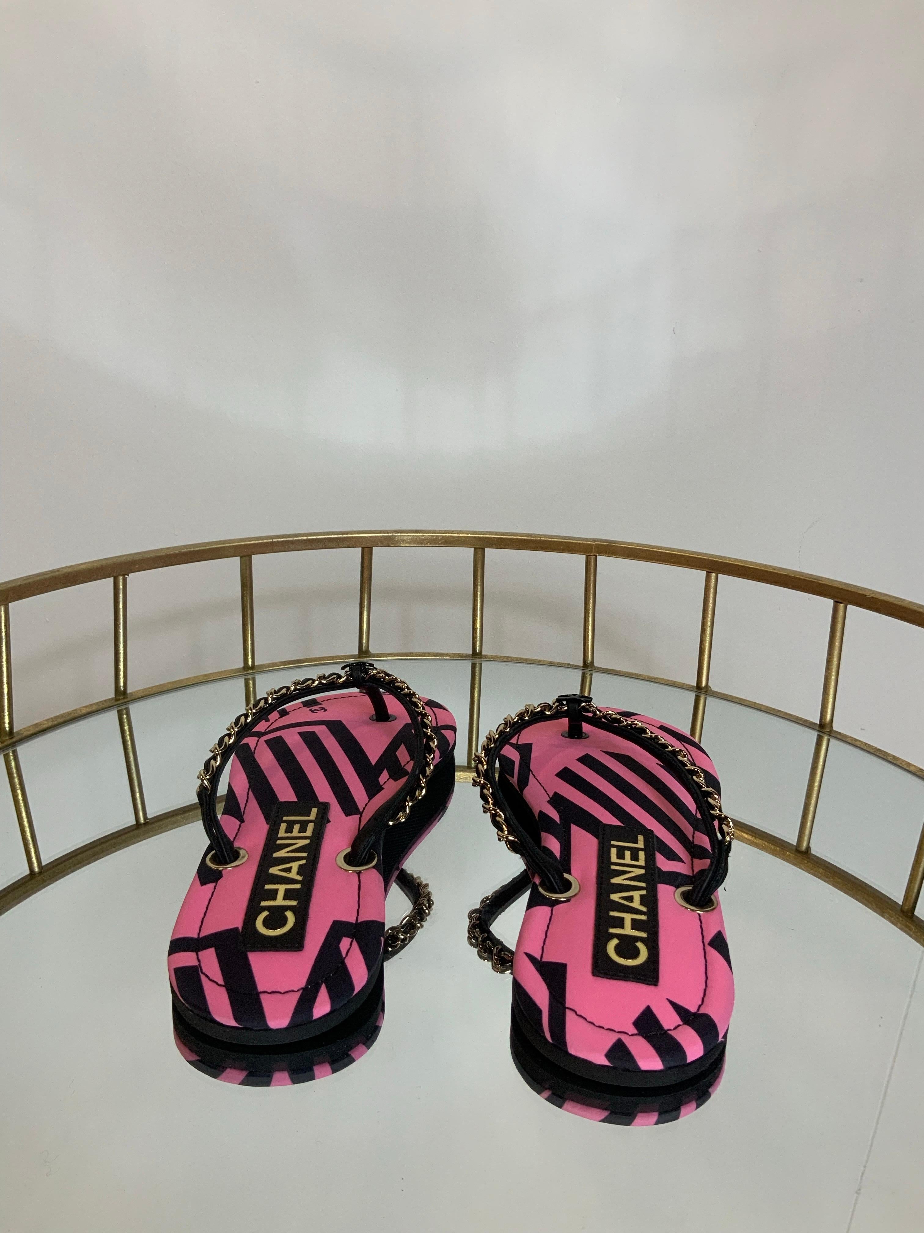 Black Chanel dark pink and black Flip Flop Sandals For Sale