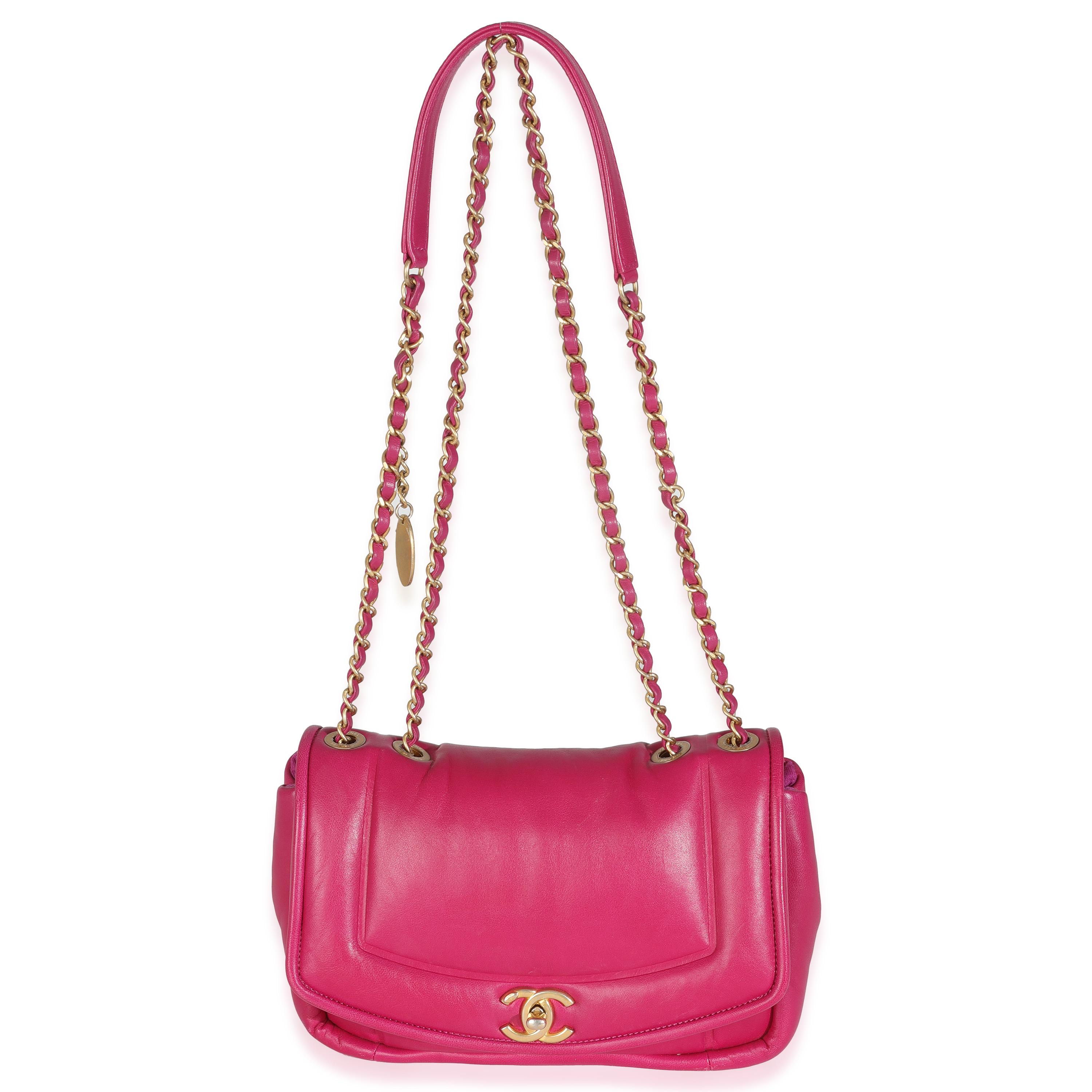 Chanel - Sac à rabat Simply moyen en cuir d'agneau rose foncé en vente 1