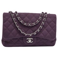 Chanel Dunkel Lila Gesteppte Jersey Jumbo Classic Einzelne Klappe Tasche