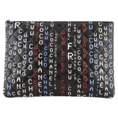 Chanel Data Center O Gehäuse Clutch aus gestepptem bedrucktem Lammfell groß