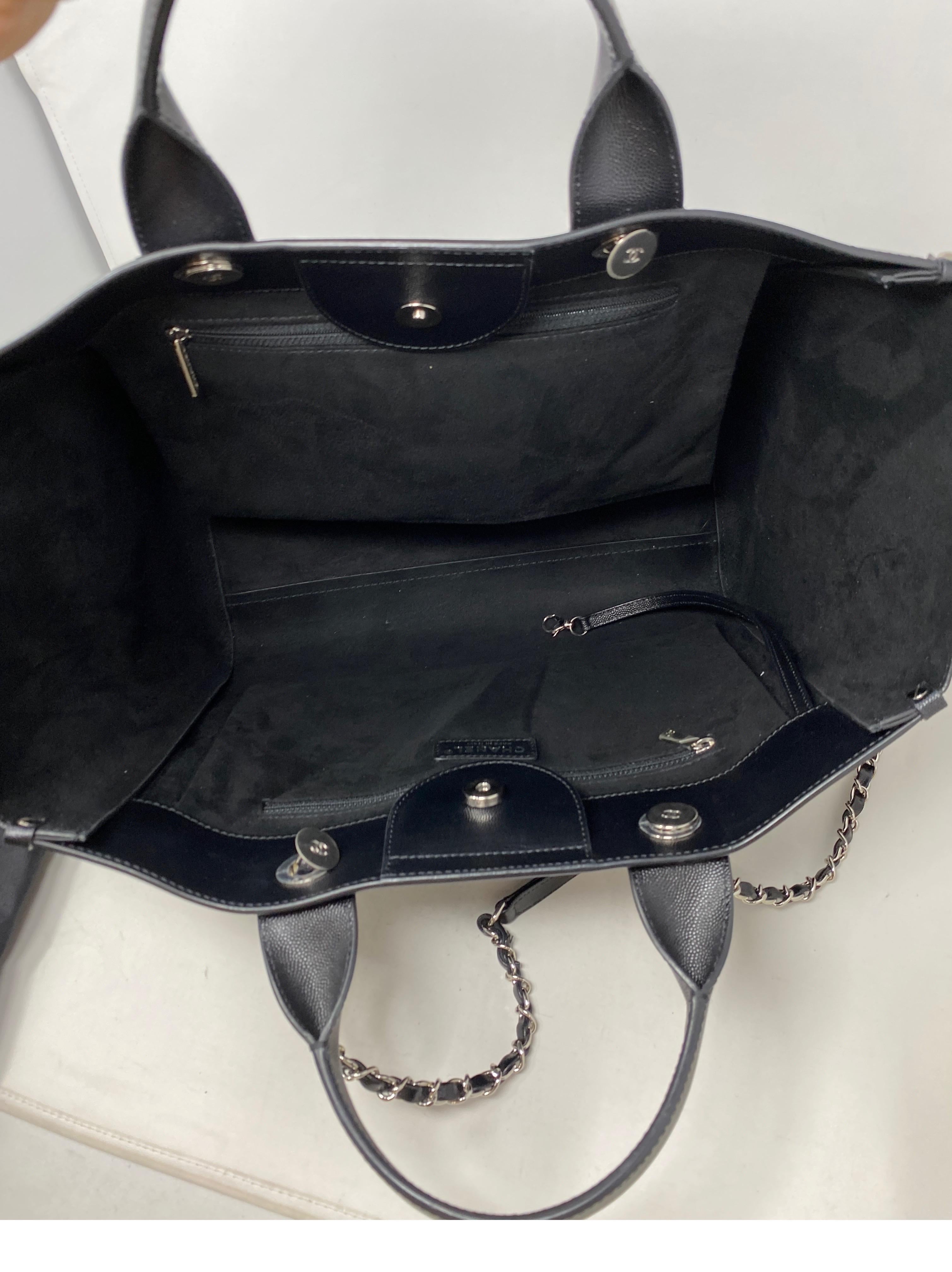 Borsa Tote Chanel Deauville in pelle nera 10