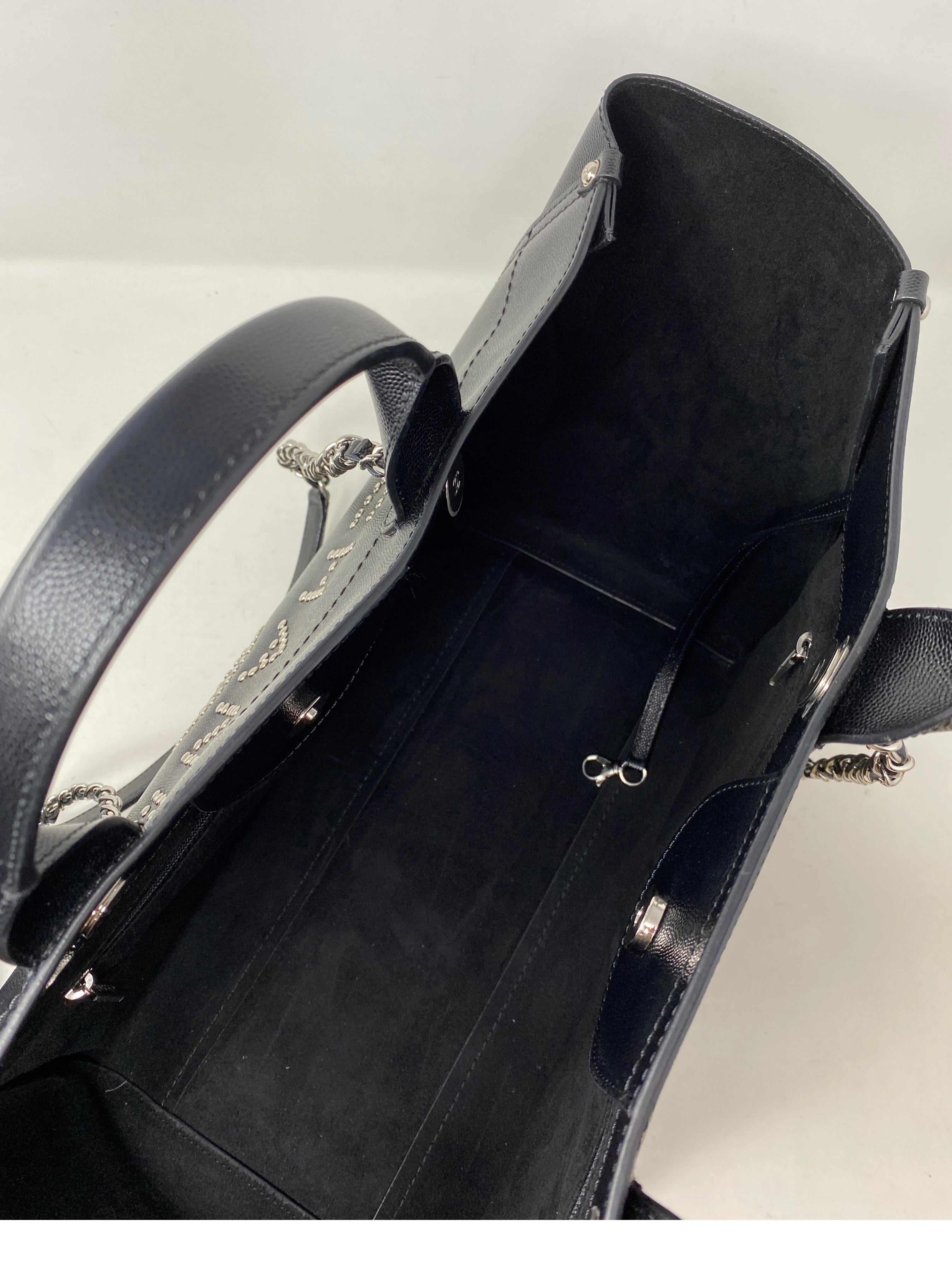 Borsa Tote Chanel Deauville in pelle nera 11