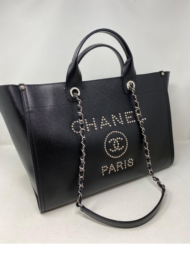 Pre-owned Chanel Deauville Leather Tote In Black