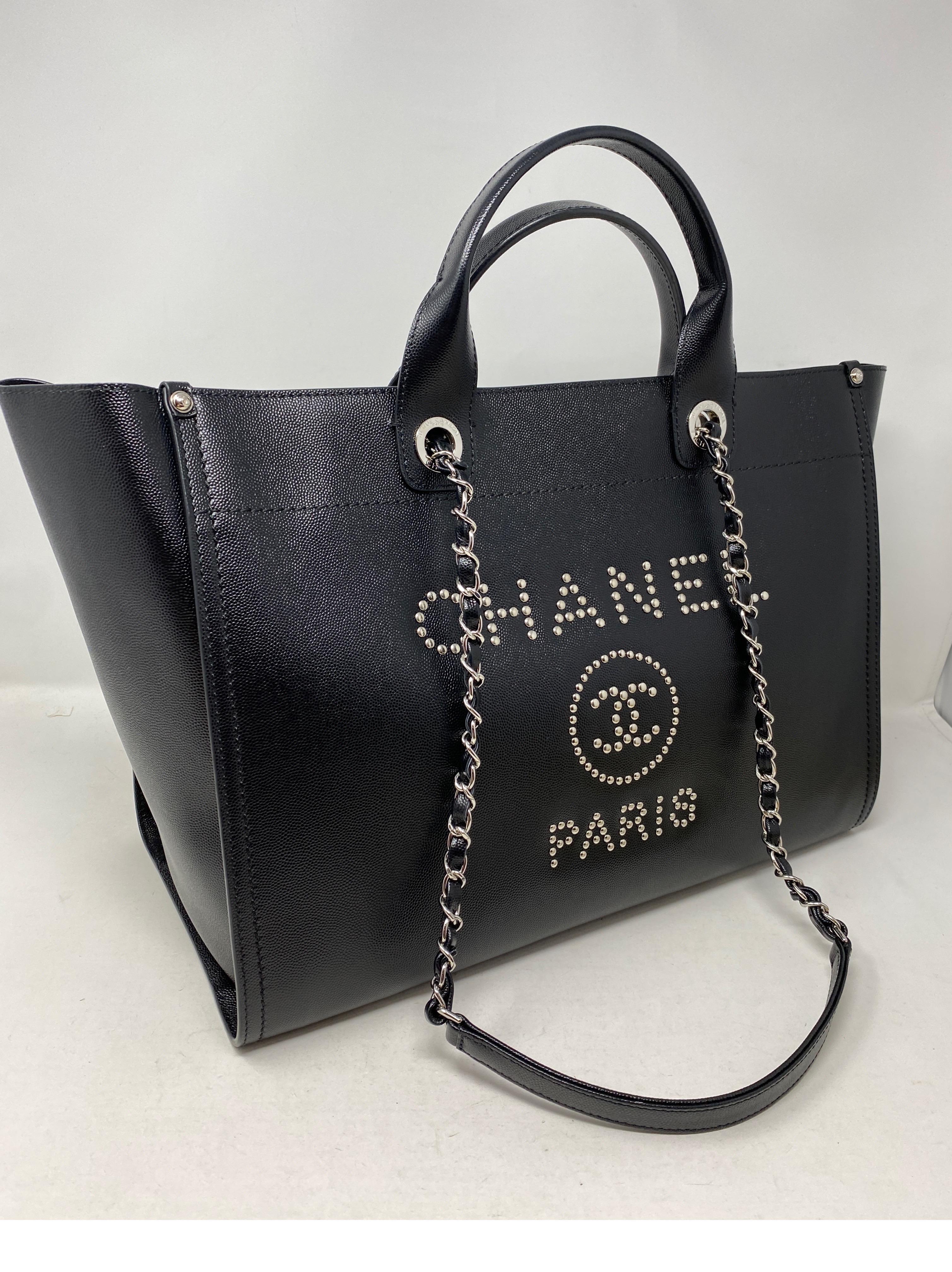 Borsa Tote Chanel Deauville in pelle nera 1
