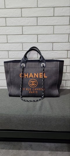 Chanel Deauville Borsa a tracolla con catena blu denim