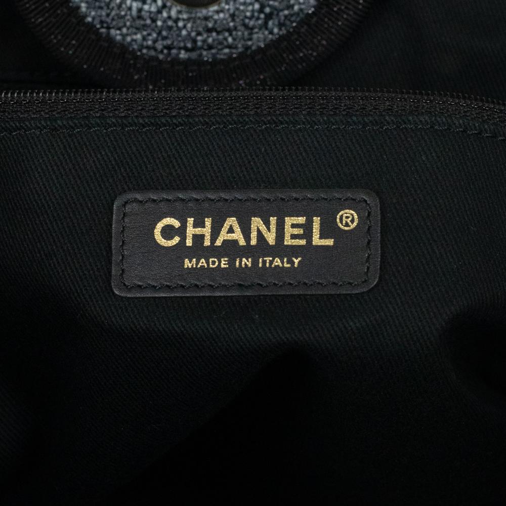 CHANEL, Deauville aus grauem Tweed 2