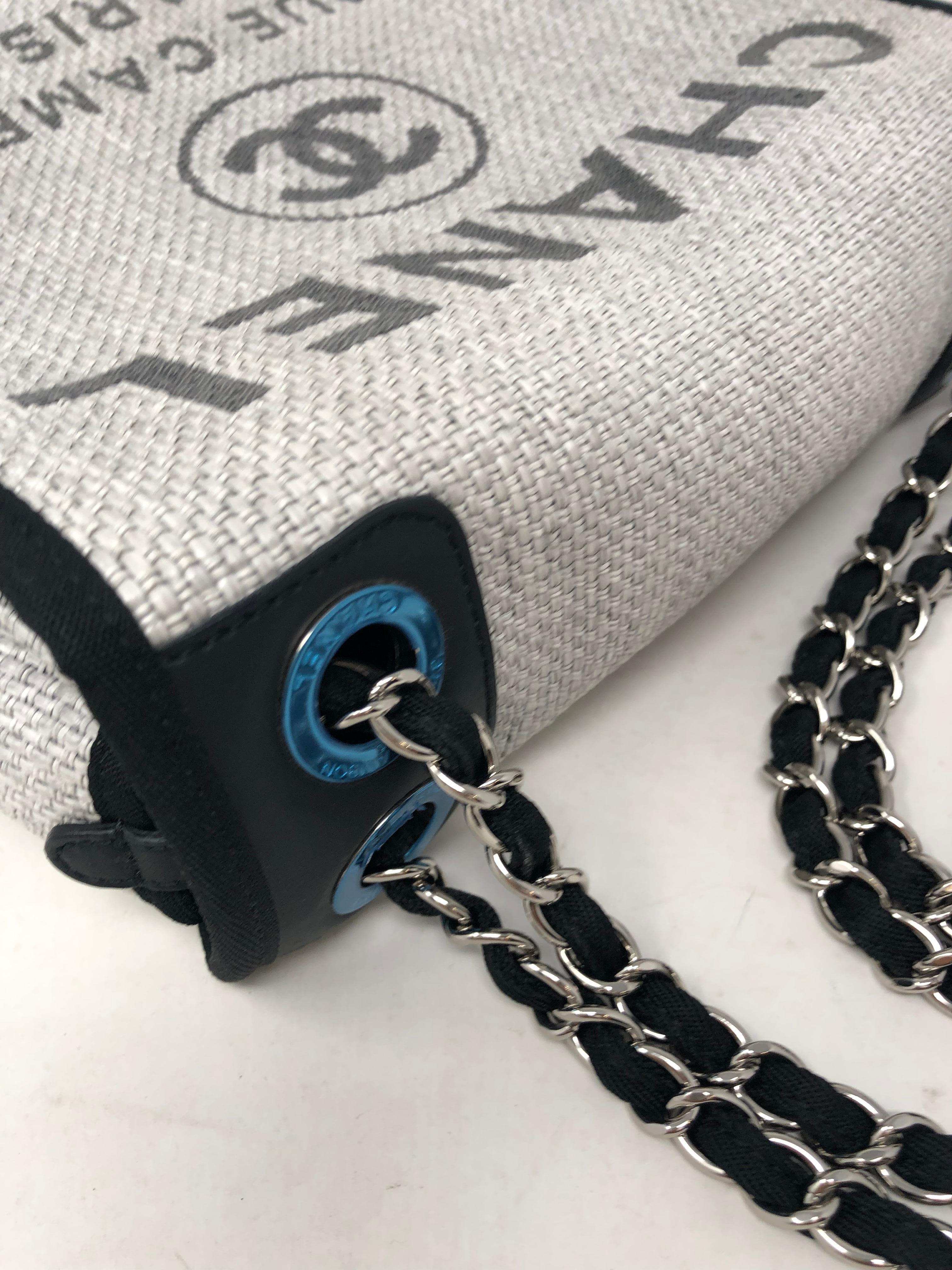 chanel small messenger bag