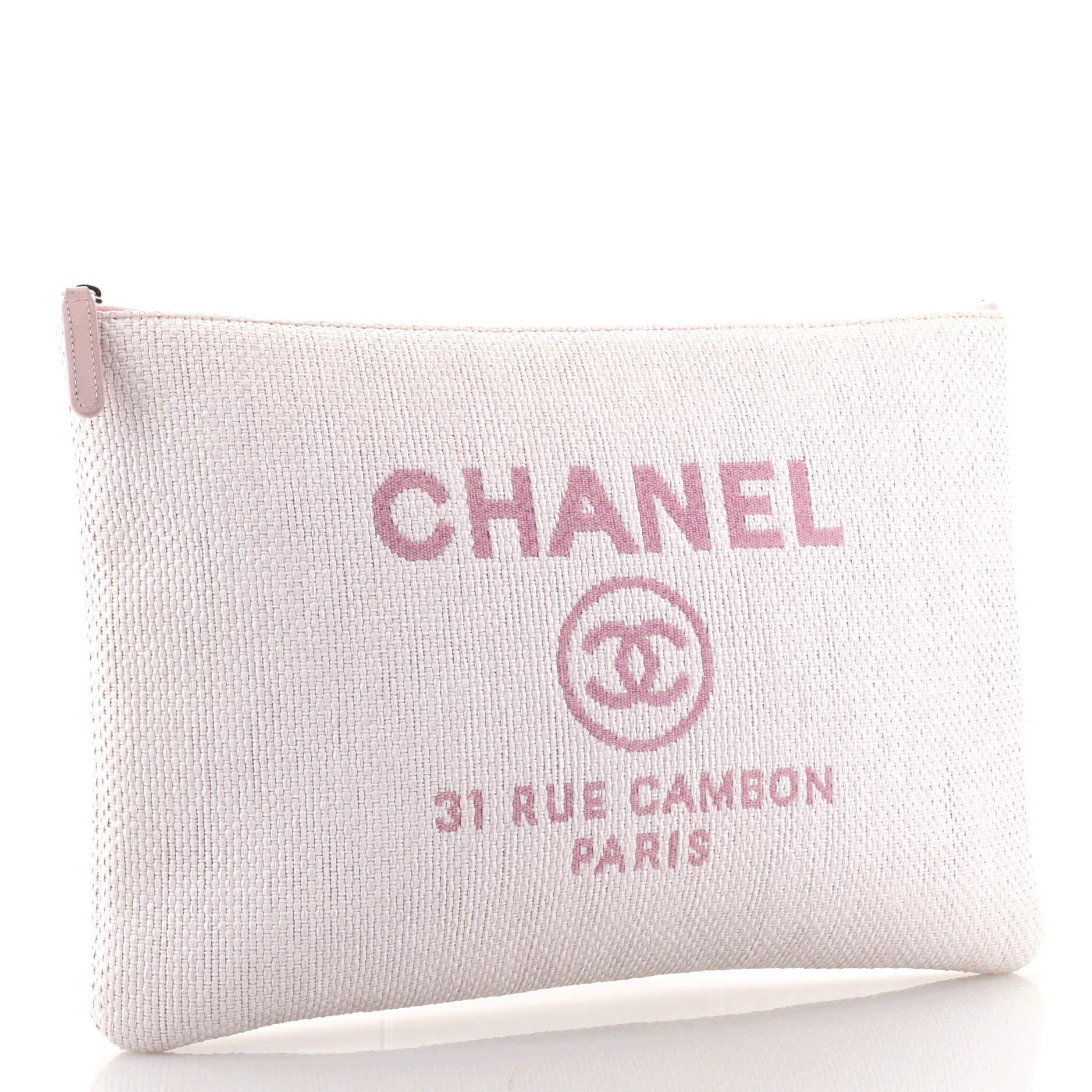 Chanel Deauville Pouch Raffia Large In Good Condition In NY, NY