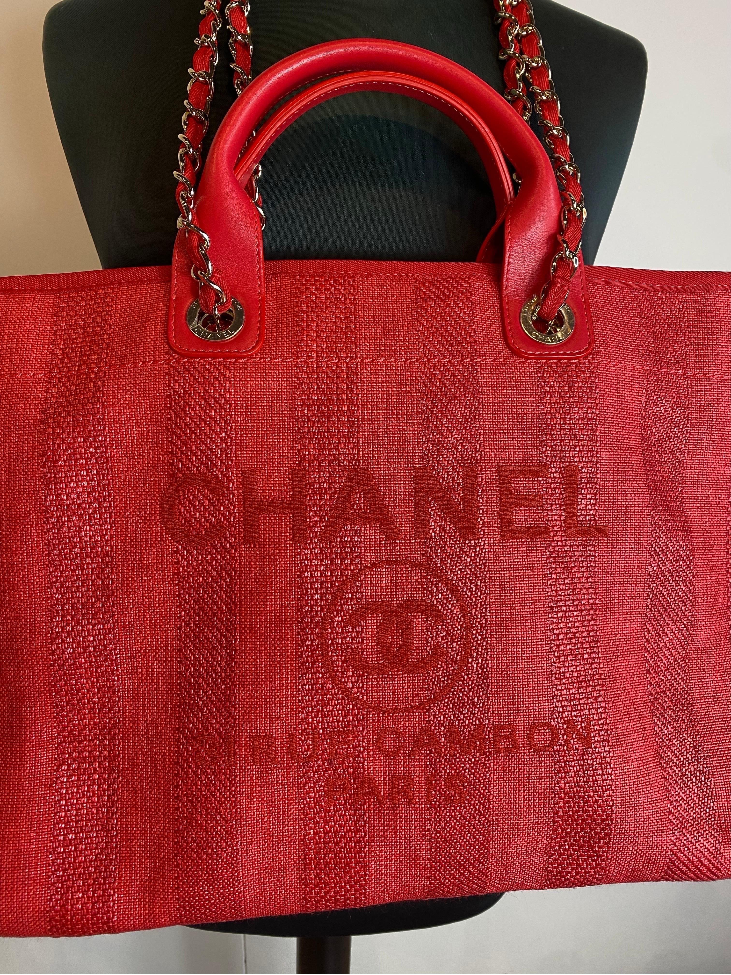 Red Chanel Deauville red stripes Shoulder Bag