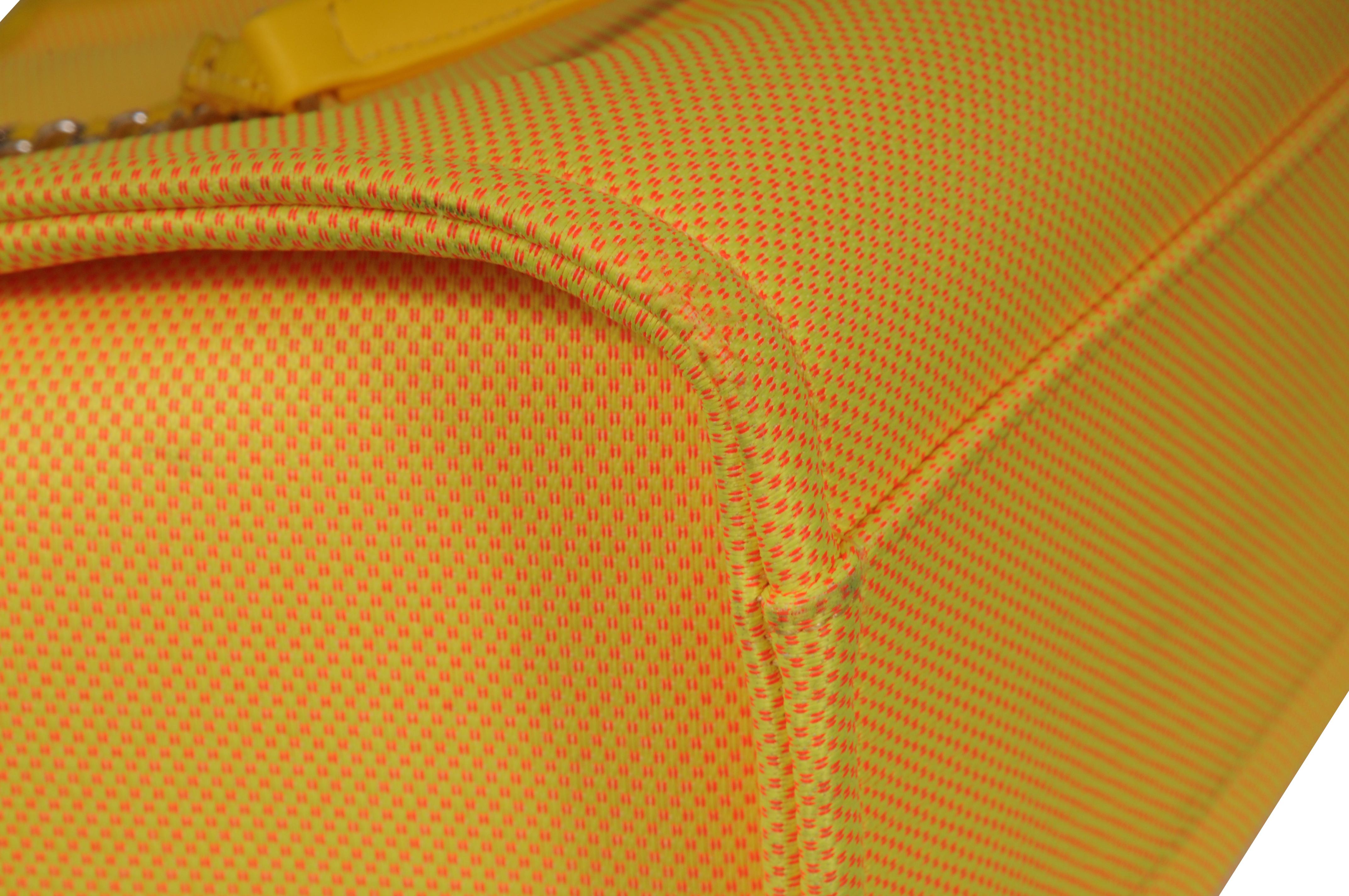 Chanel Deauville Shopper Tote Gelb Klein CC Logo Orange Rosa Gemischte Fasern im Angebot 8