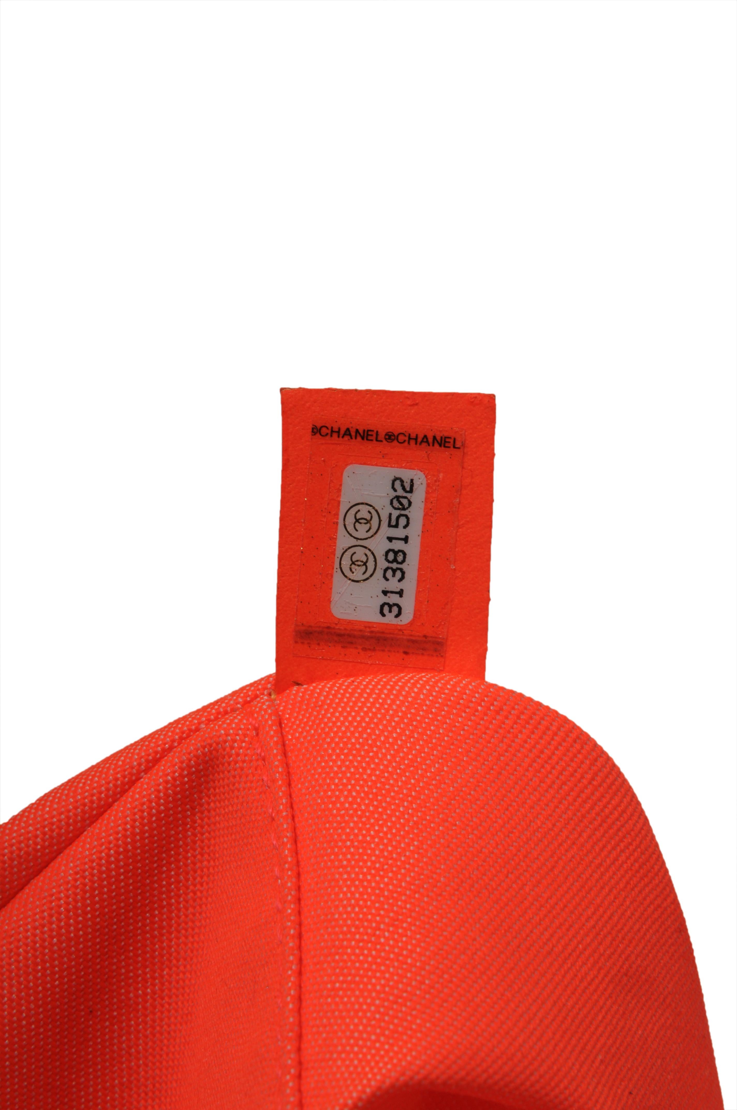 Chanel Deauville Shopper Tote Gelb Klein CC Logo Orange Rosa Gemischte Fasern im Angebot 13