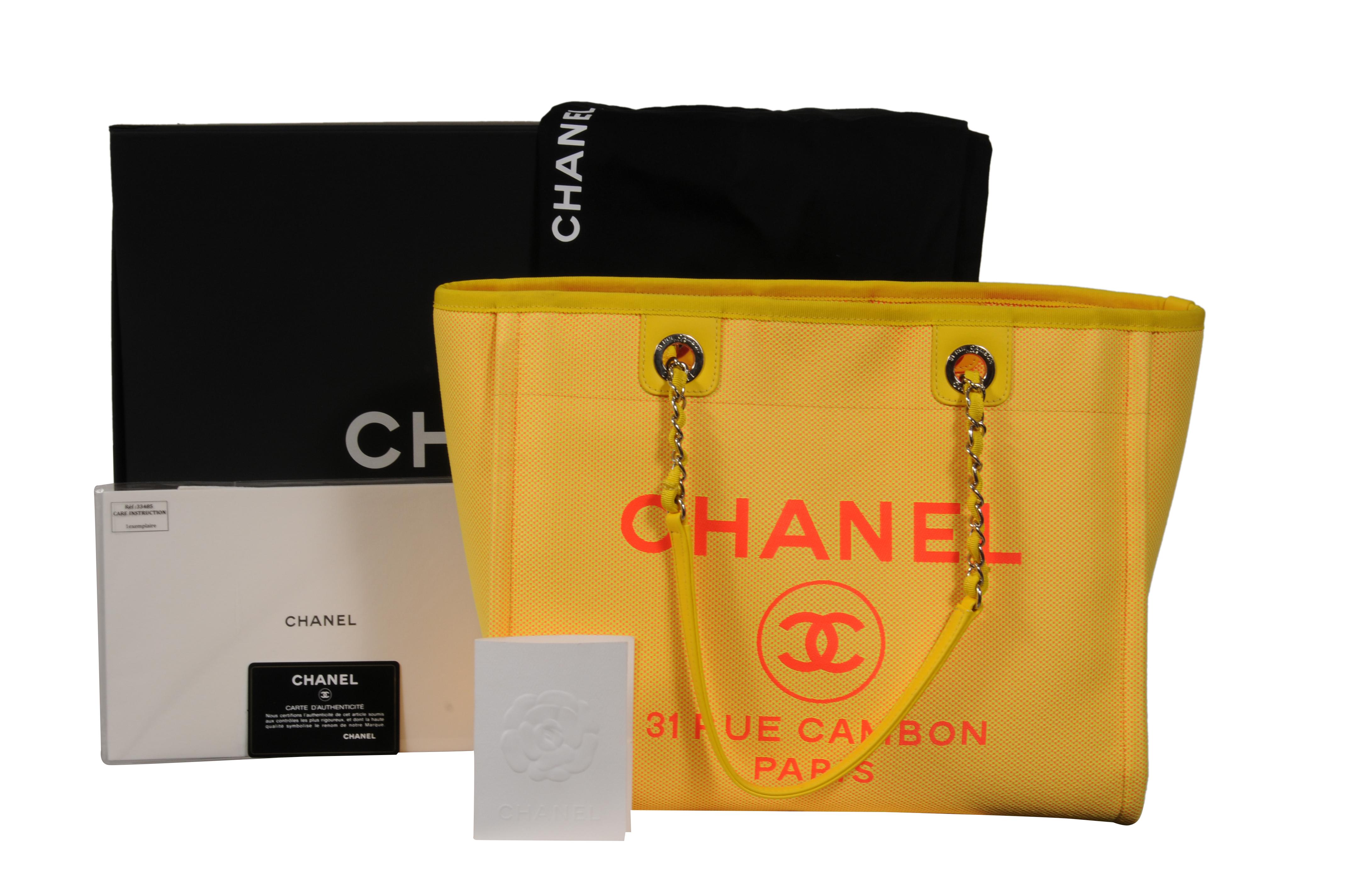 Chanel Deauville Shopper Tote Gelb Klein CC Logo Orange Rosa Gemischte Fasern im Angebot 15