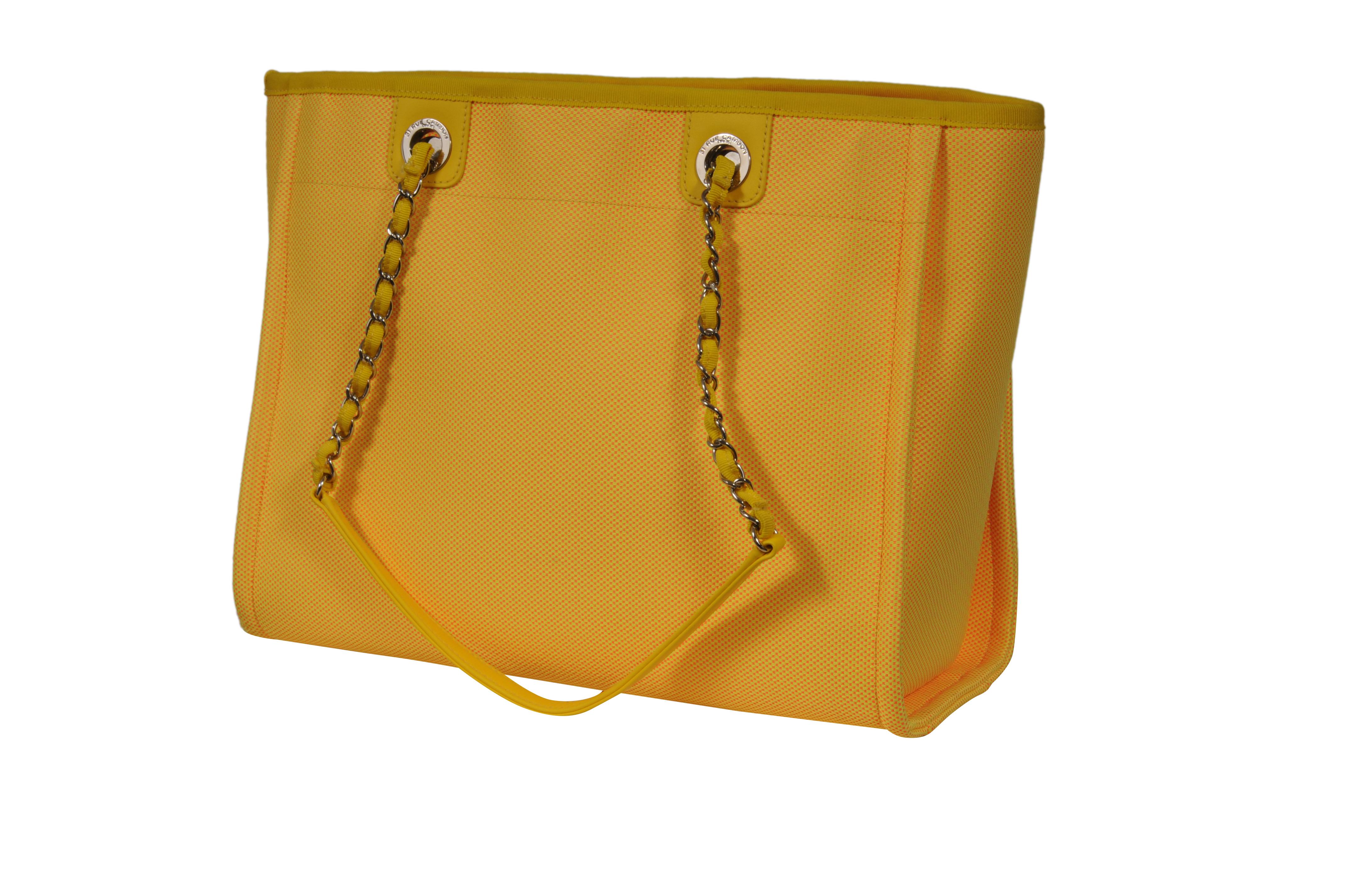 Chanel Deauville Shopper Tote Gelb Klein CC Logo Orange Rosa Gemischte Fasern im Angebot 1