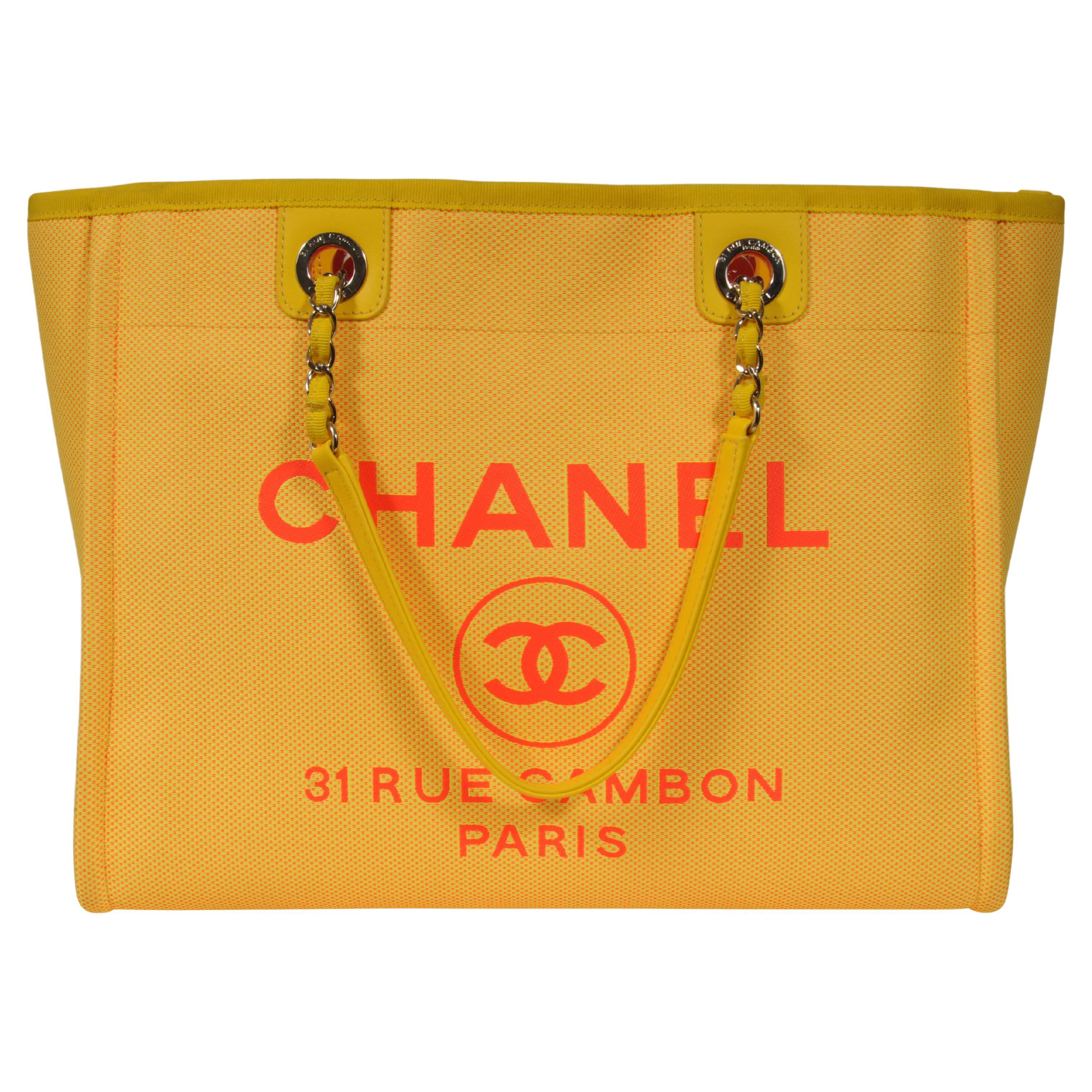 Chanel Deauville Shopper Tote Gelb Klein CC Logo Orange Rosa Gemischte Fasern im Angebot