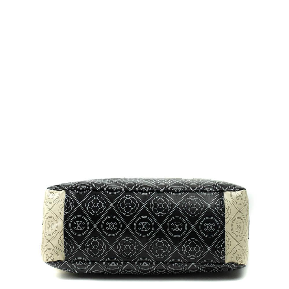 CHANEL Deauville Shoulder bag in Black Canvas 3