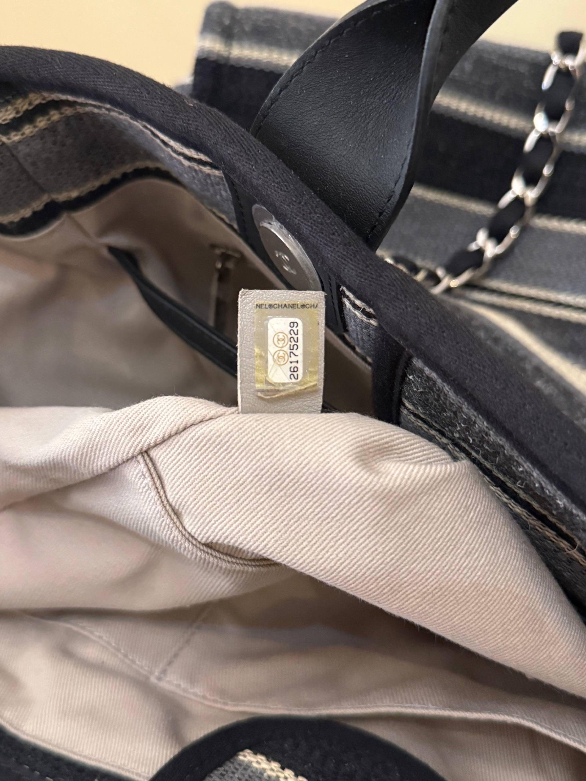 Borsa Chanel Deauville in tessuto a righe grande in vendita 5