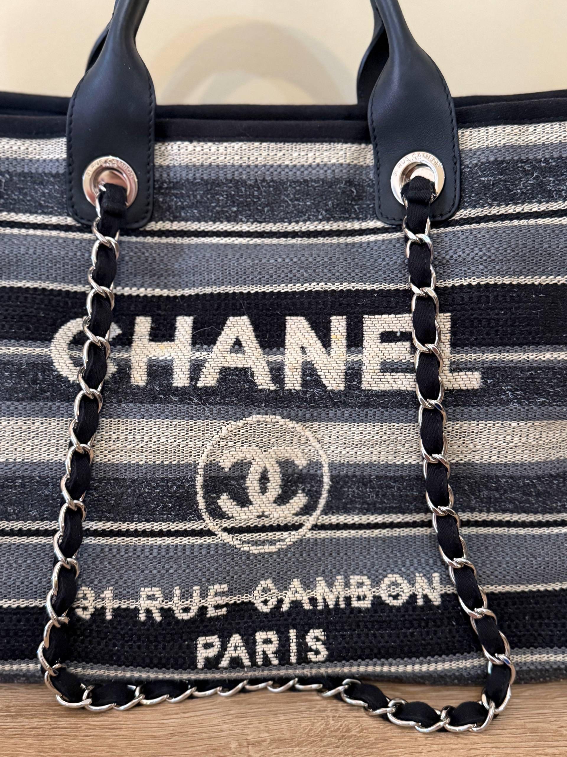 Borsa Chanel Deauville in tessuto a righe grande in vendita 6
