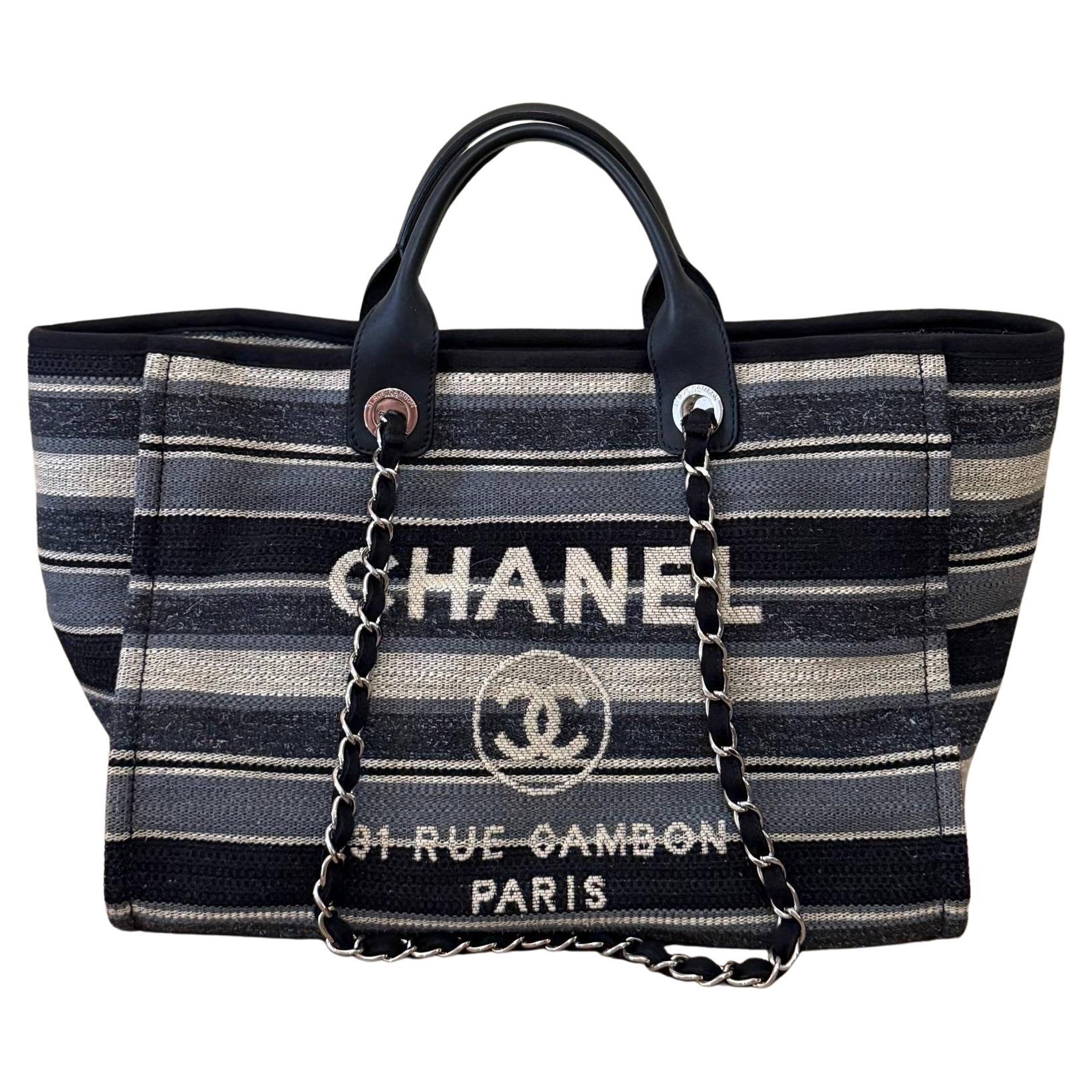 Borsa Chanel Deauville in tessuto a righe grande in vendita