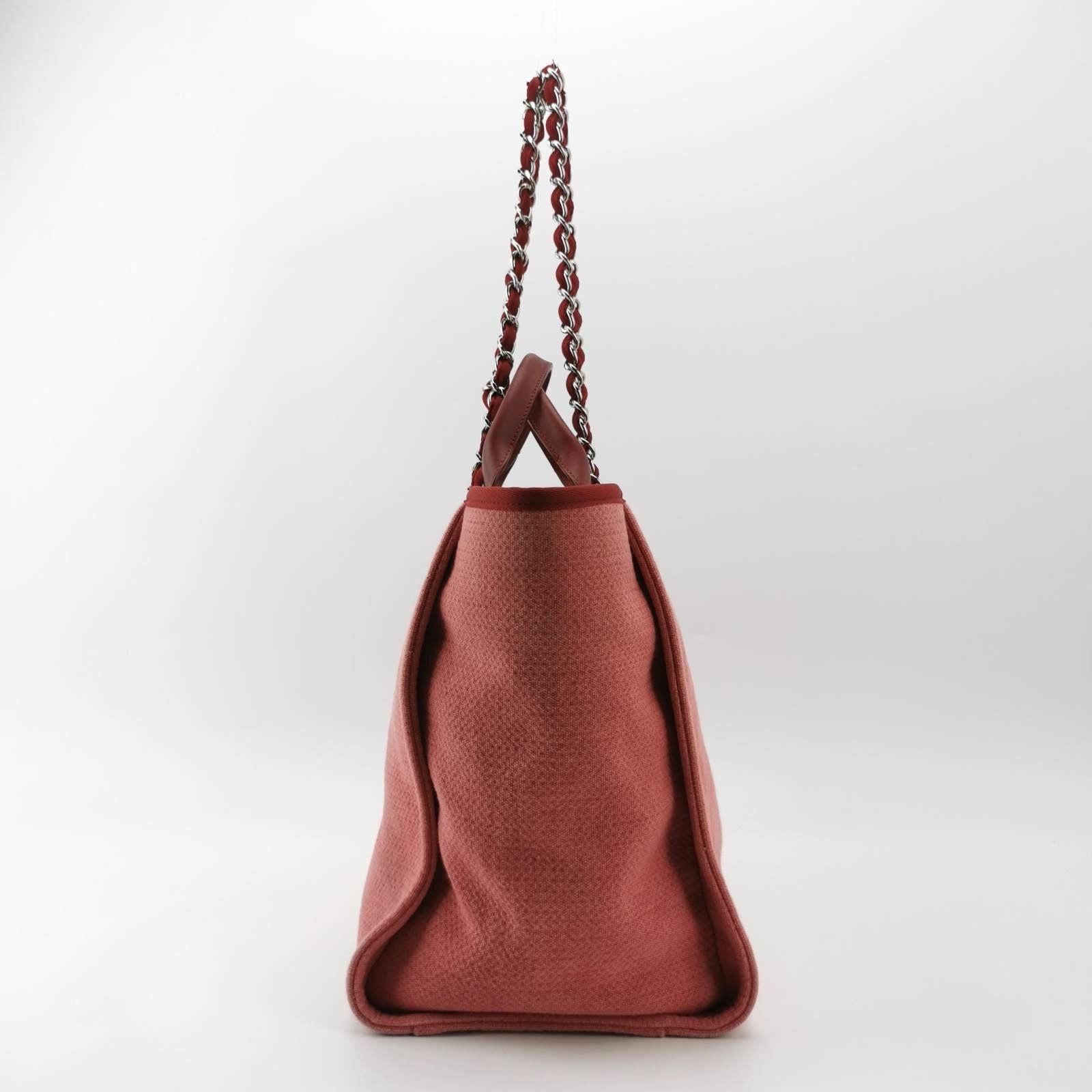 Women's Chanel Deauville Tote 2011 Medium Red Denim Top Handle For Sale