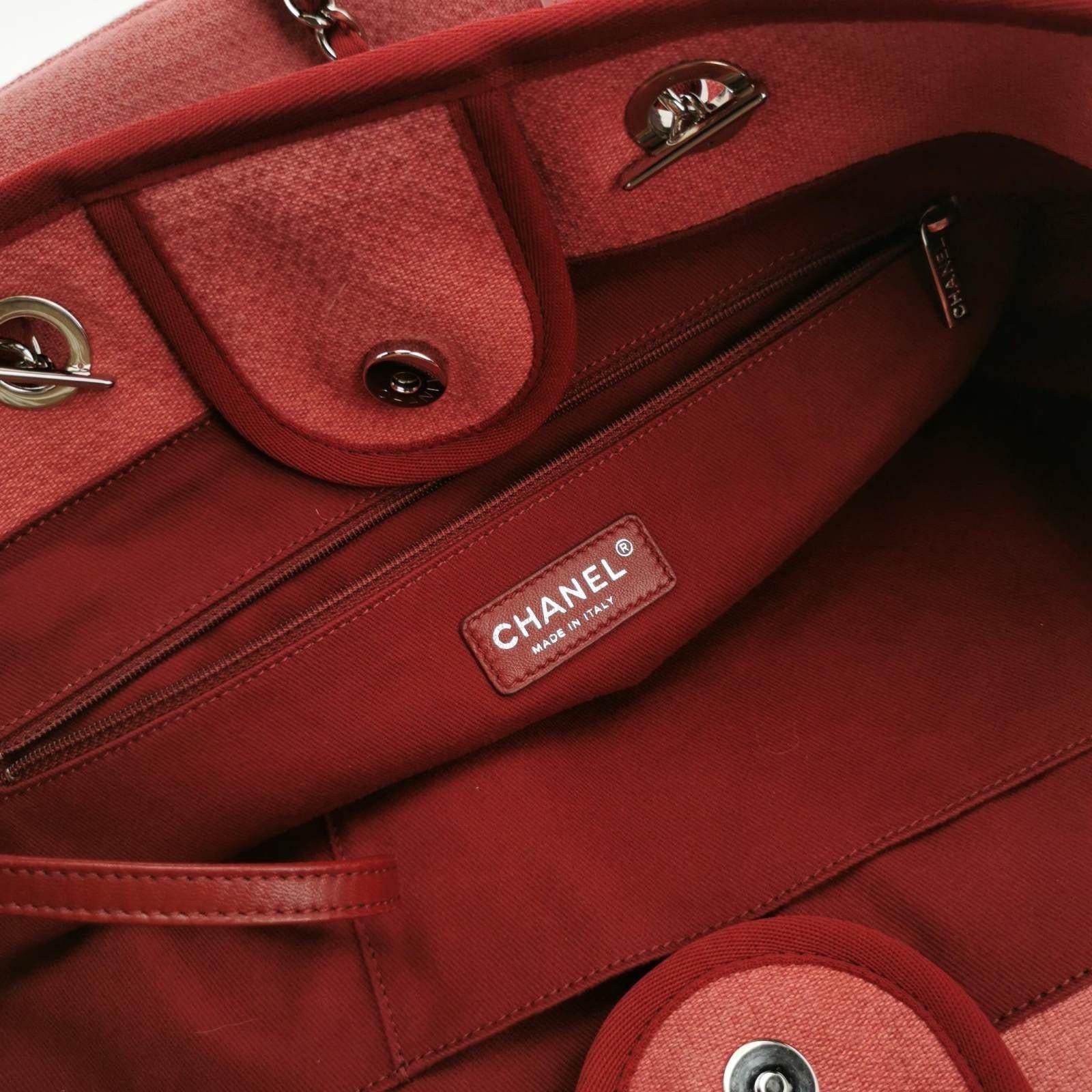 Chanel Deauville Tote 2011 Medium Red Denim Top Handle For Sale 3