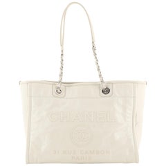 Chanel Deauville Tote glasiertes Kalbsleder klein