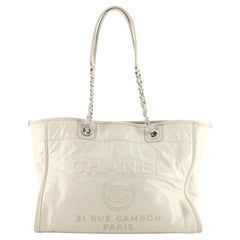 Chanel Deauville Tragetasche aus glasiertem Kalbsleder