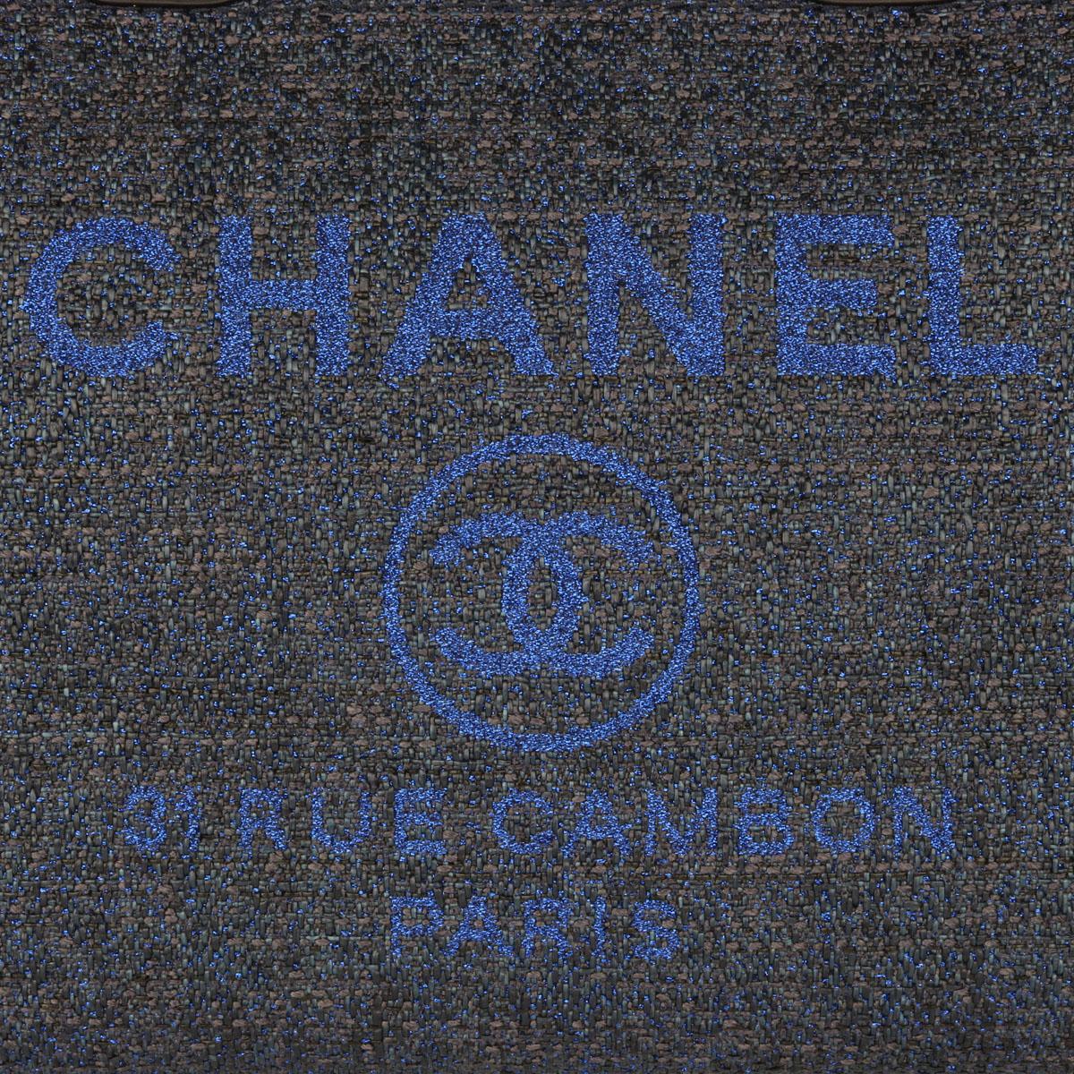 CHANEL Deauville Tote Large Navy Canvas with Light Gold Hardware 2018 In Excellent Condition In Huddersfield, GB