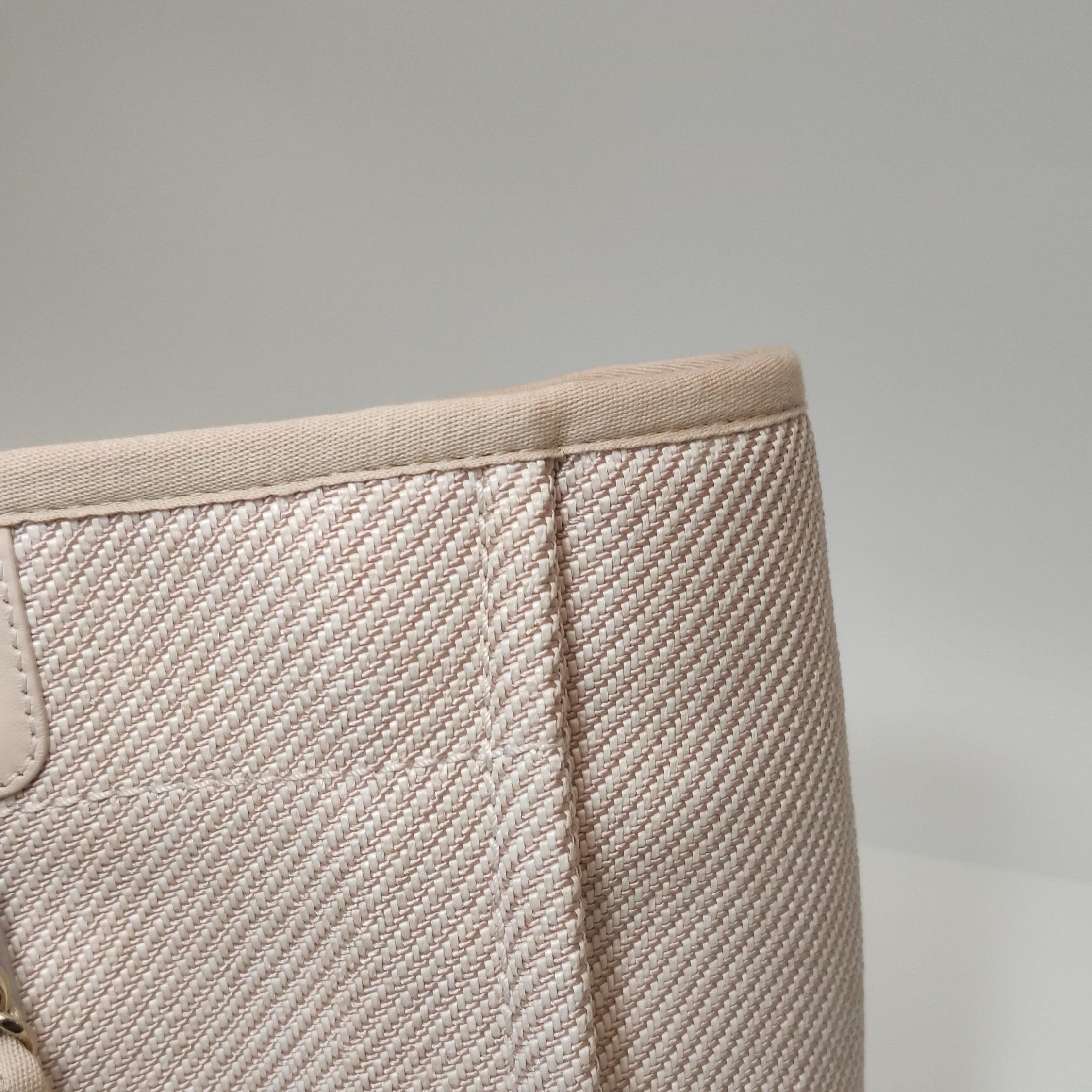 Chanel Deauville Tote Tela Rosa Claro Piel Correa Cadena Pequeño 34cm en venta 6