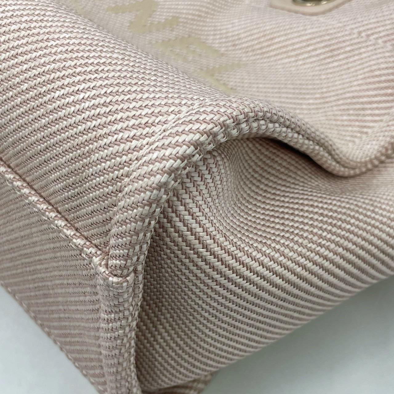 Chanel Deauville Fourre-tout rose clair en cuir avec sangle en chaîne, petit modèle 34 cm en vente 13