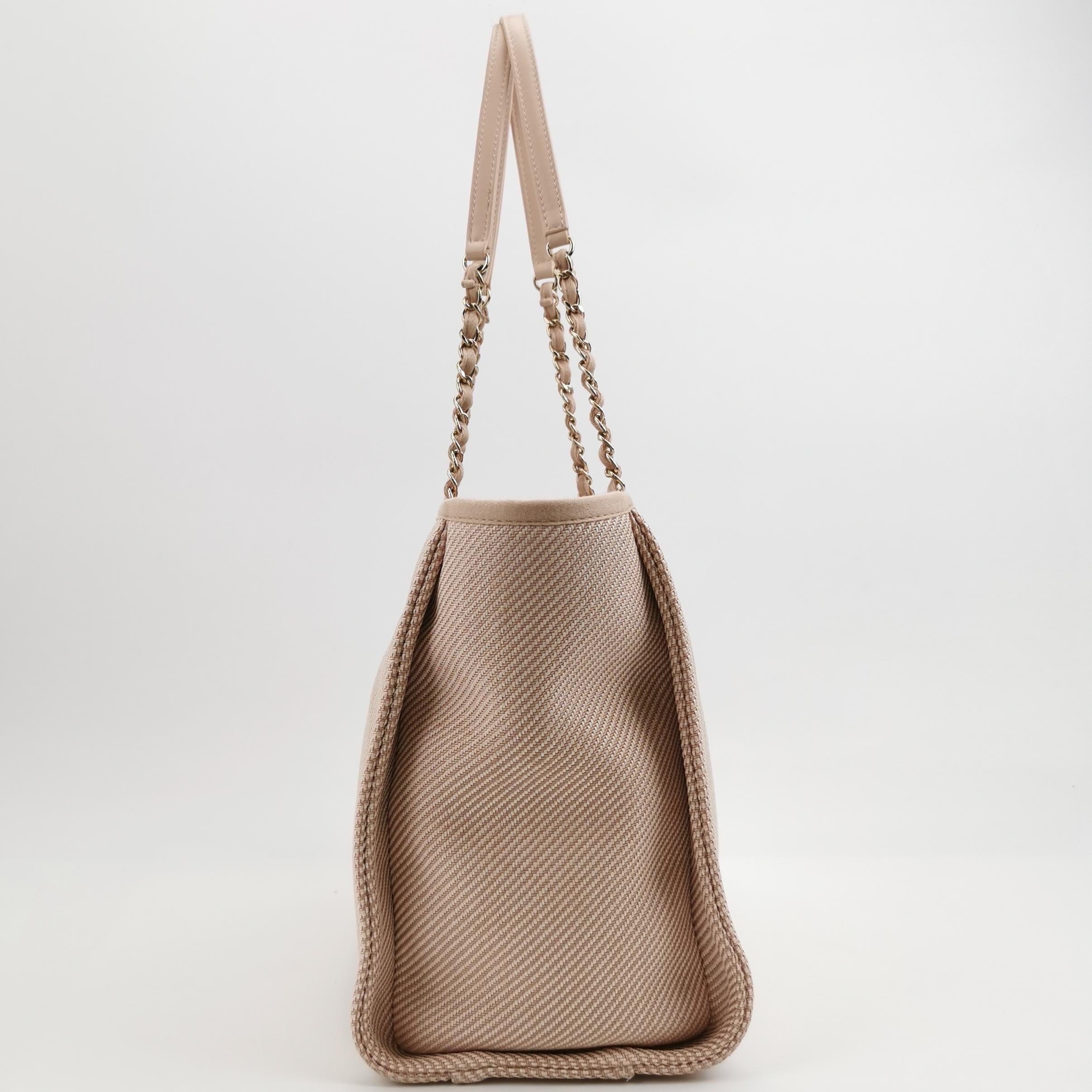 De las mujeres Chanel Deauville Tote Tela Rosa Claro Piel Correa Cadena Pequeño 34cm en venta