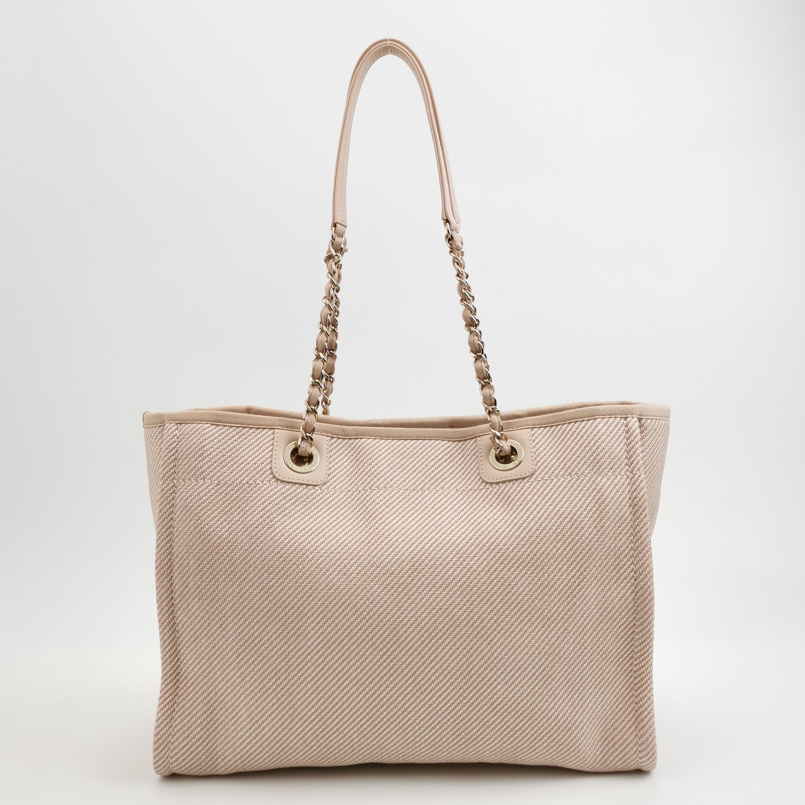 Chanel Deauville Tote Tela Rosa Claro Piel Correa Cadena Pequeño 34cm en venta 1