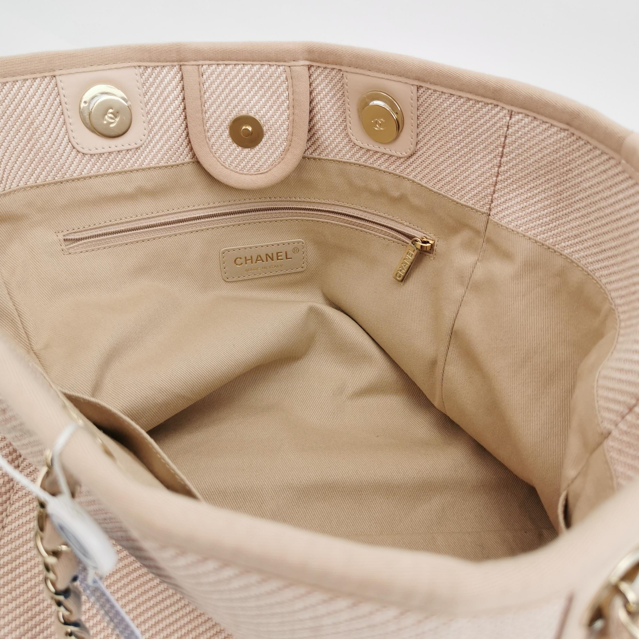 Chanel Deauville Tote Tela Rosa Claro Piel Correa Cadena Pequeño 34cm en venta 3