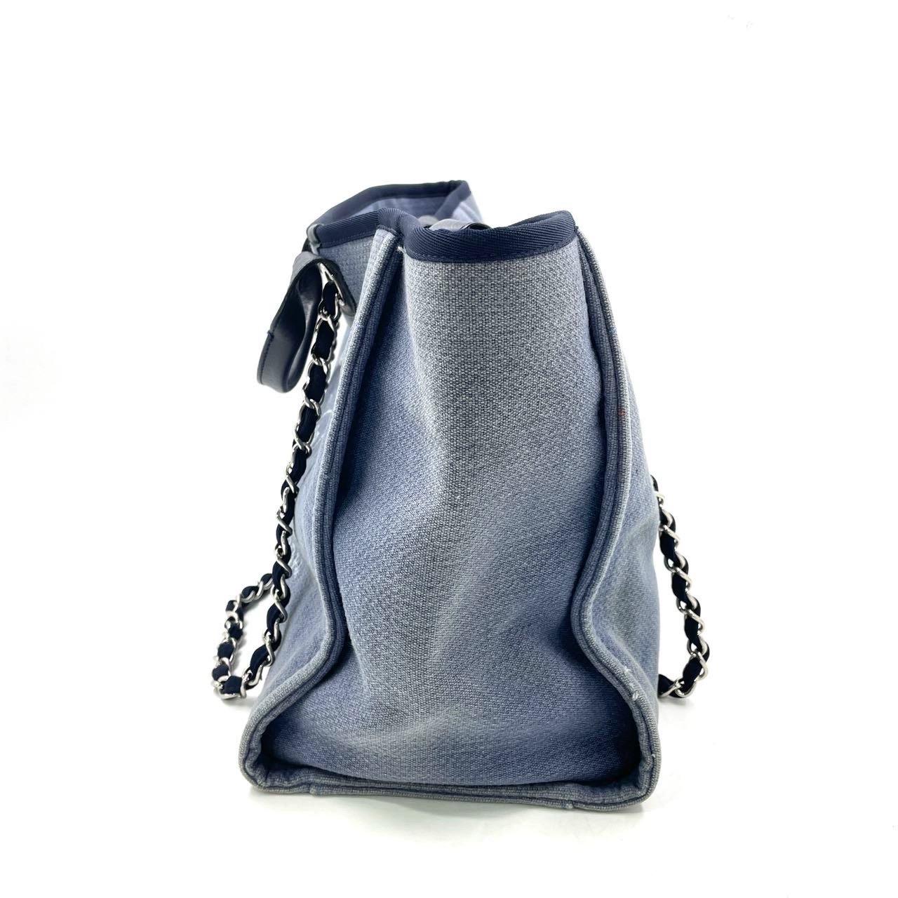 Chanel Deauville Tote Medium Navy Denim Top Handle 2012 In Good Condition In AUBERVILLIERS, FR