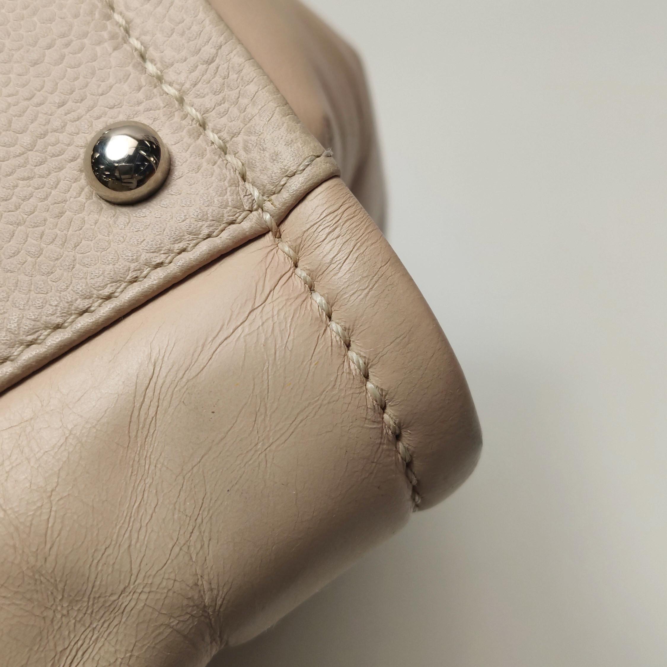 Chanel Deauville Tote Medium Pink Leather Leather Chain Straps en vente 12