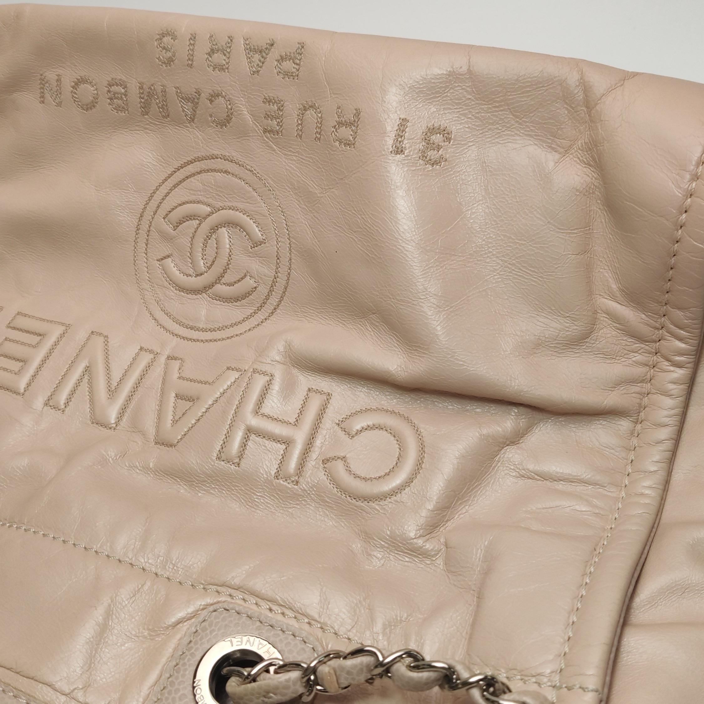 Chanel Deauville Tote Medium Pink Leather Leather Chain Straps en vente 15