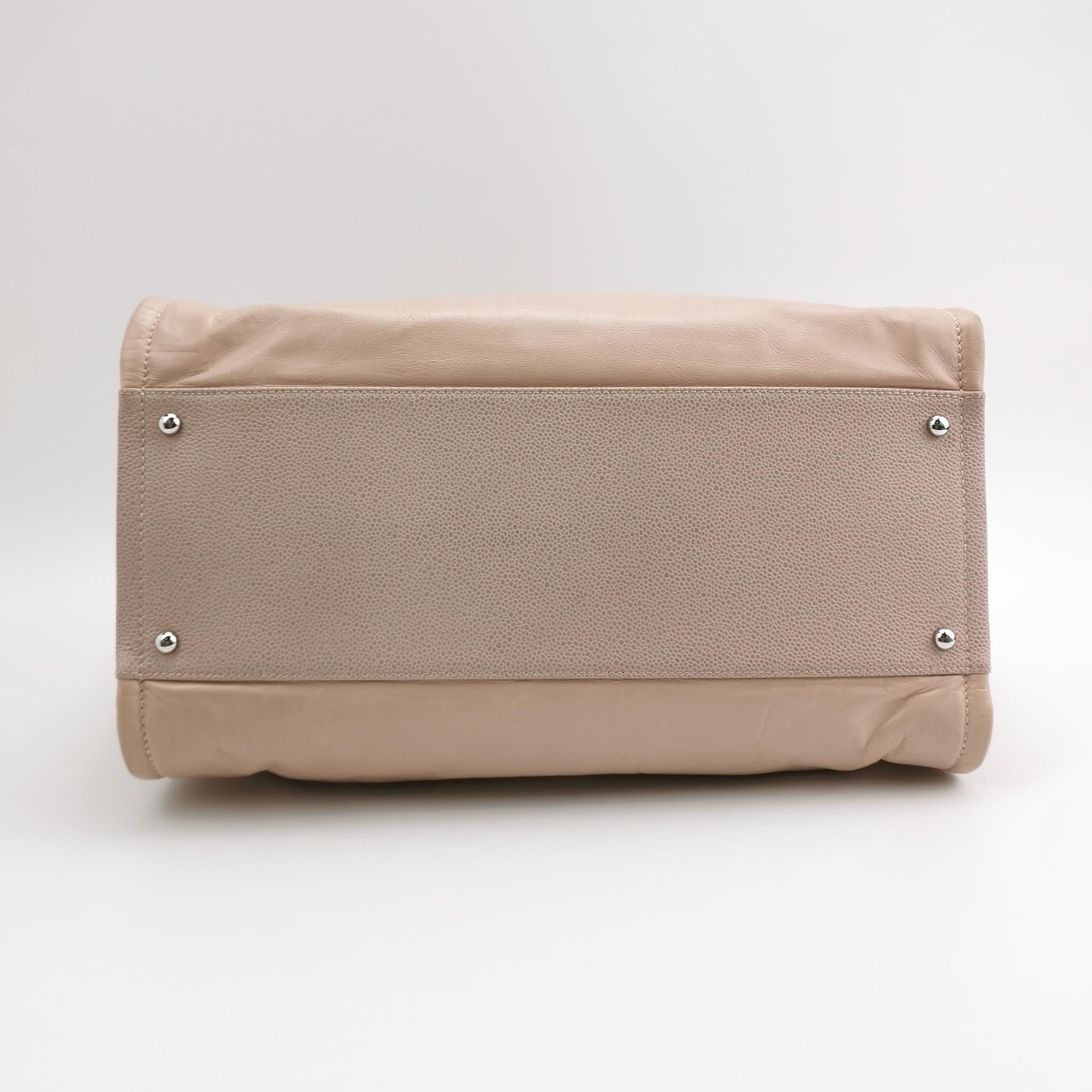 Chanel Deauville Tote Medium Pink Leather Top Handle Leather Chain Straps Pour femmes en vente