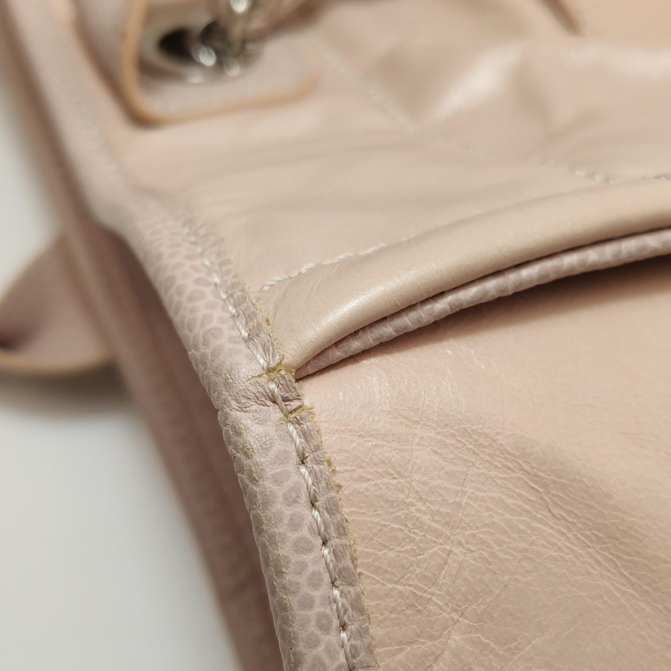 Chanel Deauville Tote Medium Pink Leather Top Handle Leather Chain Straps en vente 4