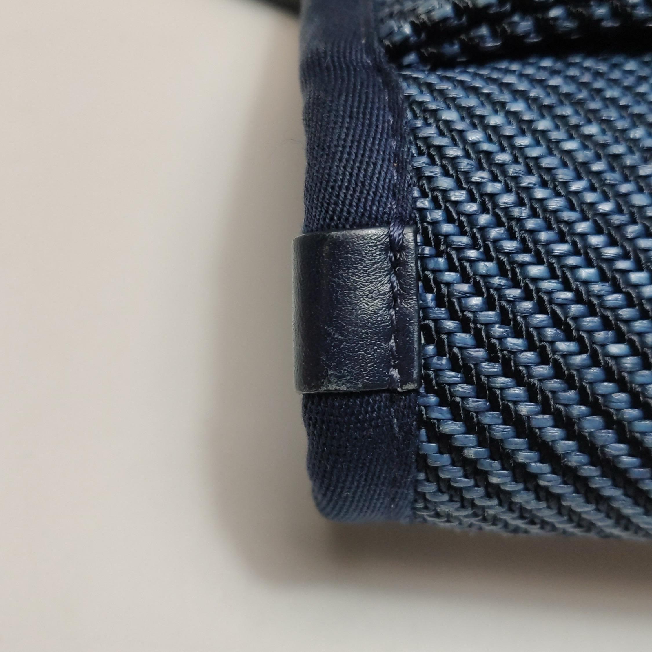Chanel Deauville Tote Tela Vaquera Azul Marino Correa Cadena Piel Pequeño 34cm en venta 11
