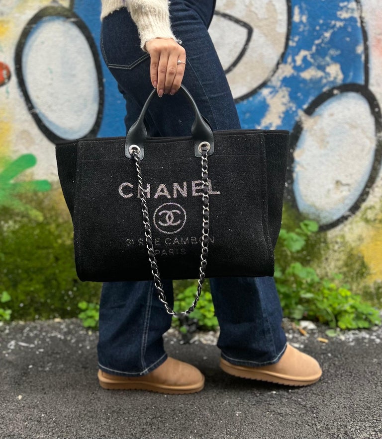 Chanel Deauville Tweed Nera Borsa A Spalla For Sale at 1stDibs