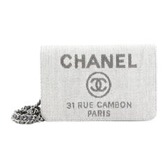 Chanel Deauville Geldbörse an Kette Raffia