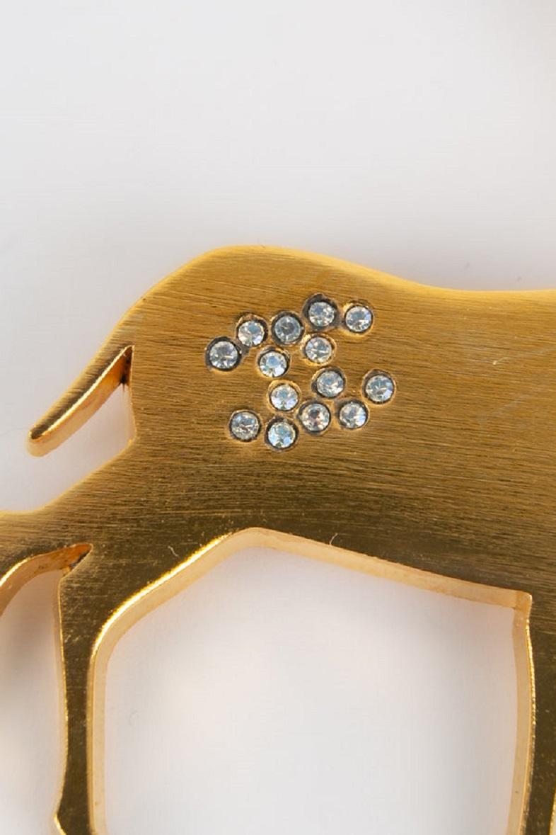 Chanel Broche cerf en métal doré et bretelles Swarovski, 2001 Unisexe en vente